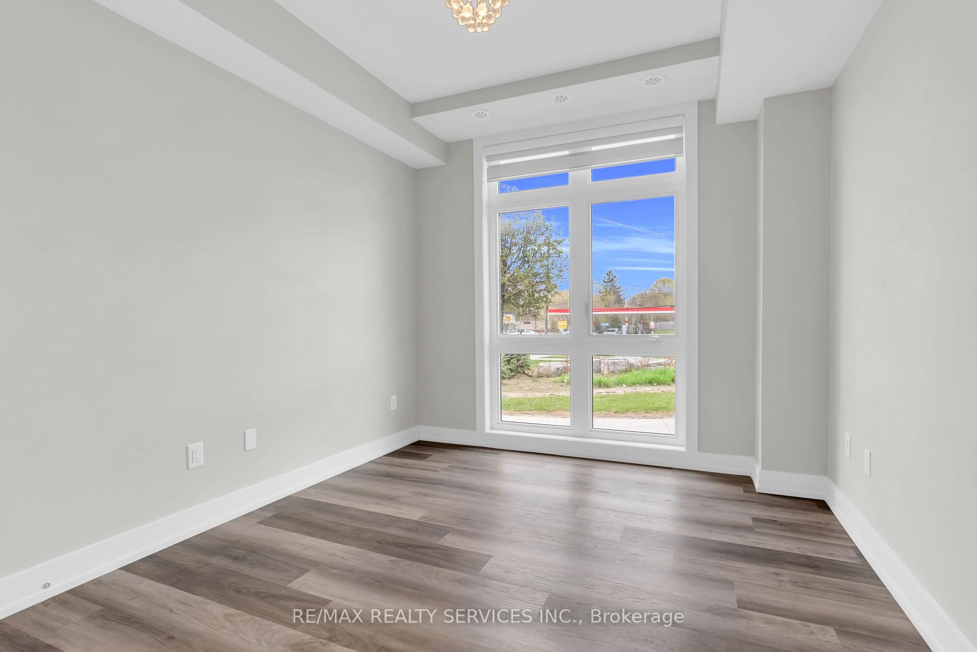 Photo 28 of Unit 5, 1 Bond Crescent, Richmond Hill, Oak Ridges — HOMEH