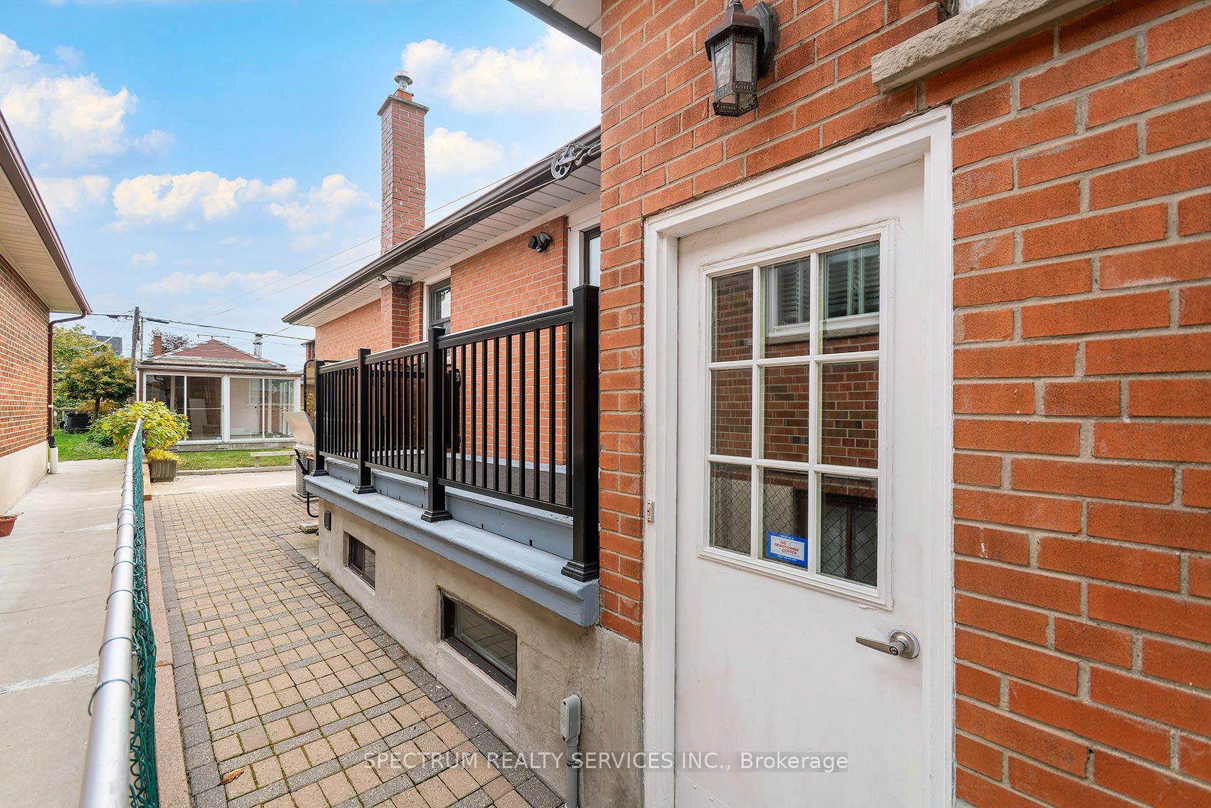 Photo 38 of 37 Jocada Road, North York, Maple Leaf — HOMEH