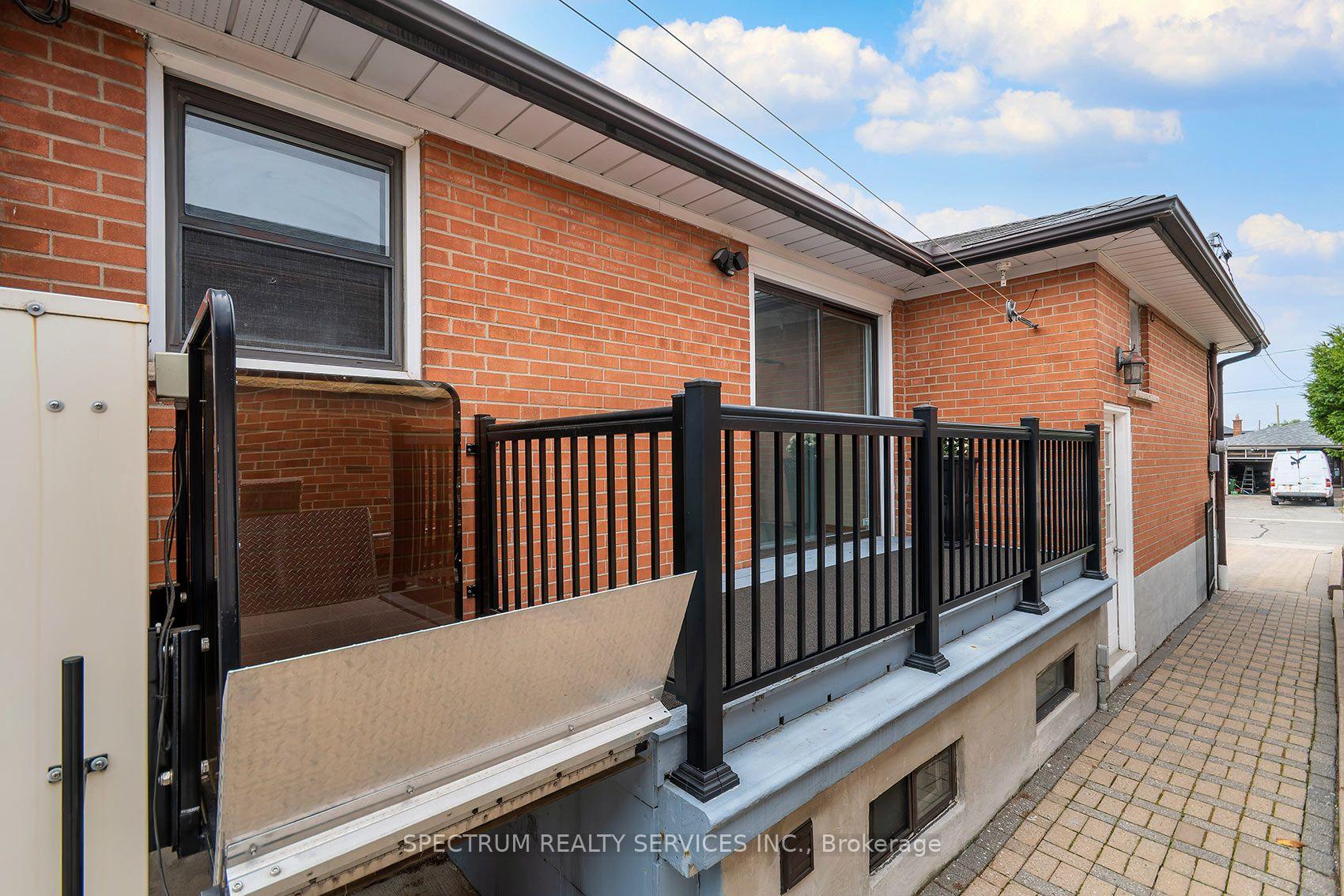 Photo 39 of 37 Jocada Road, North York, Maple Leaf — HOMEH