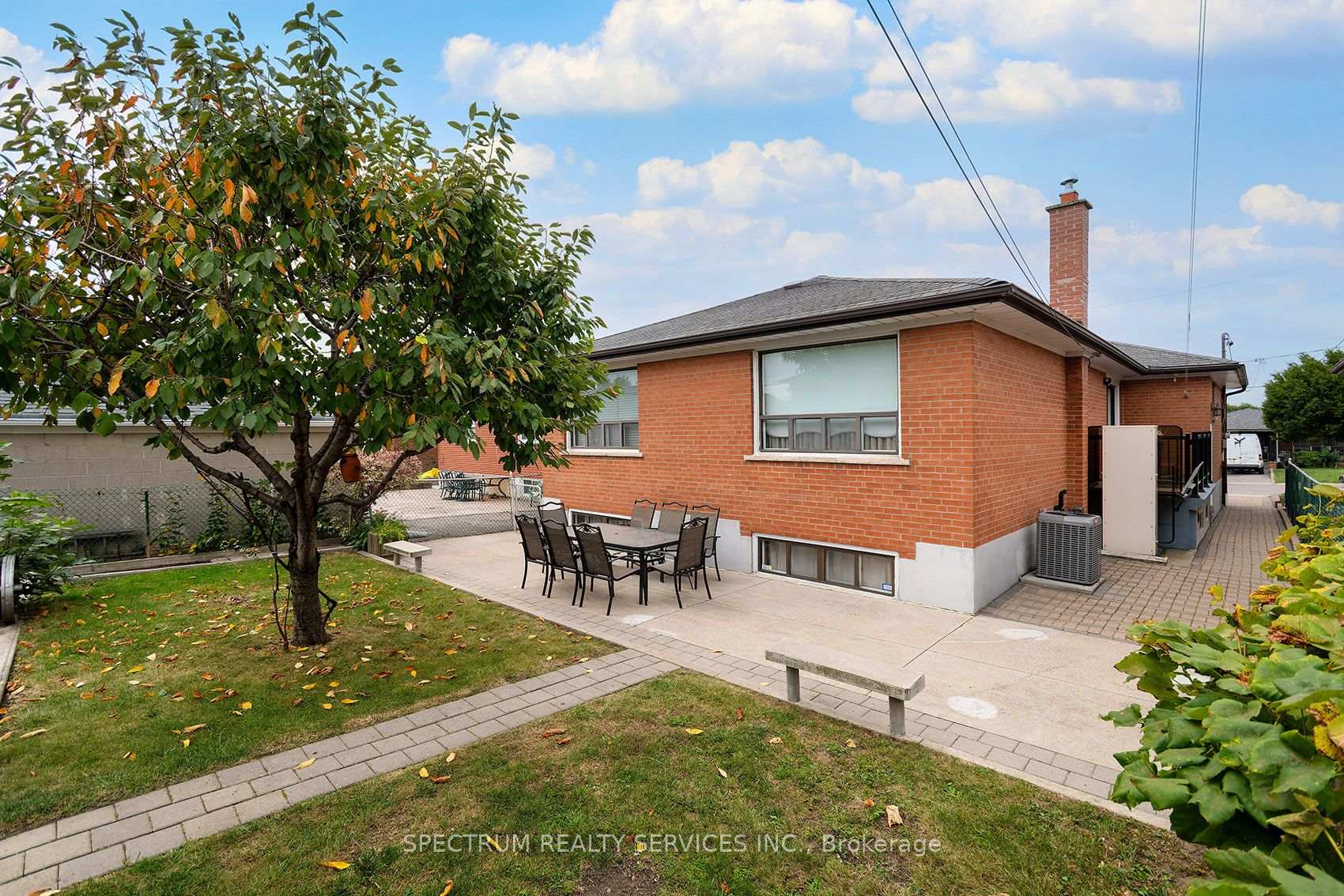 Photo 40 of 37 Jocada Road, North York, Maple Leaf — HOMEH