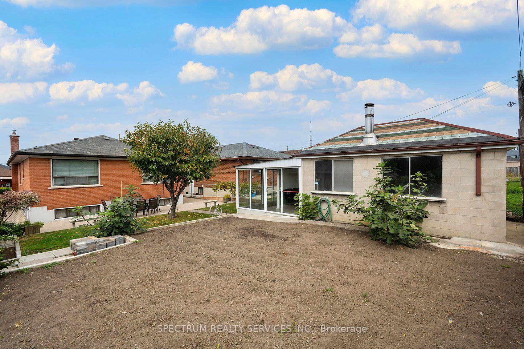 Photo 43 of 37 Jocada Road, North York, Maple Leaf — HOMEH