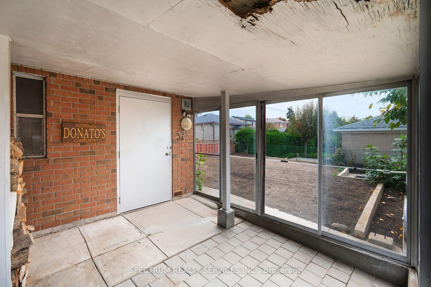 Photo 47 of 37 Jocada Road, North York, Maple Leaf — HOMEH