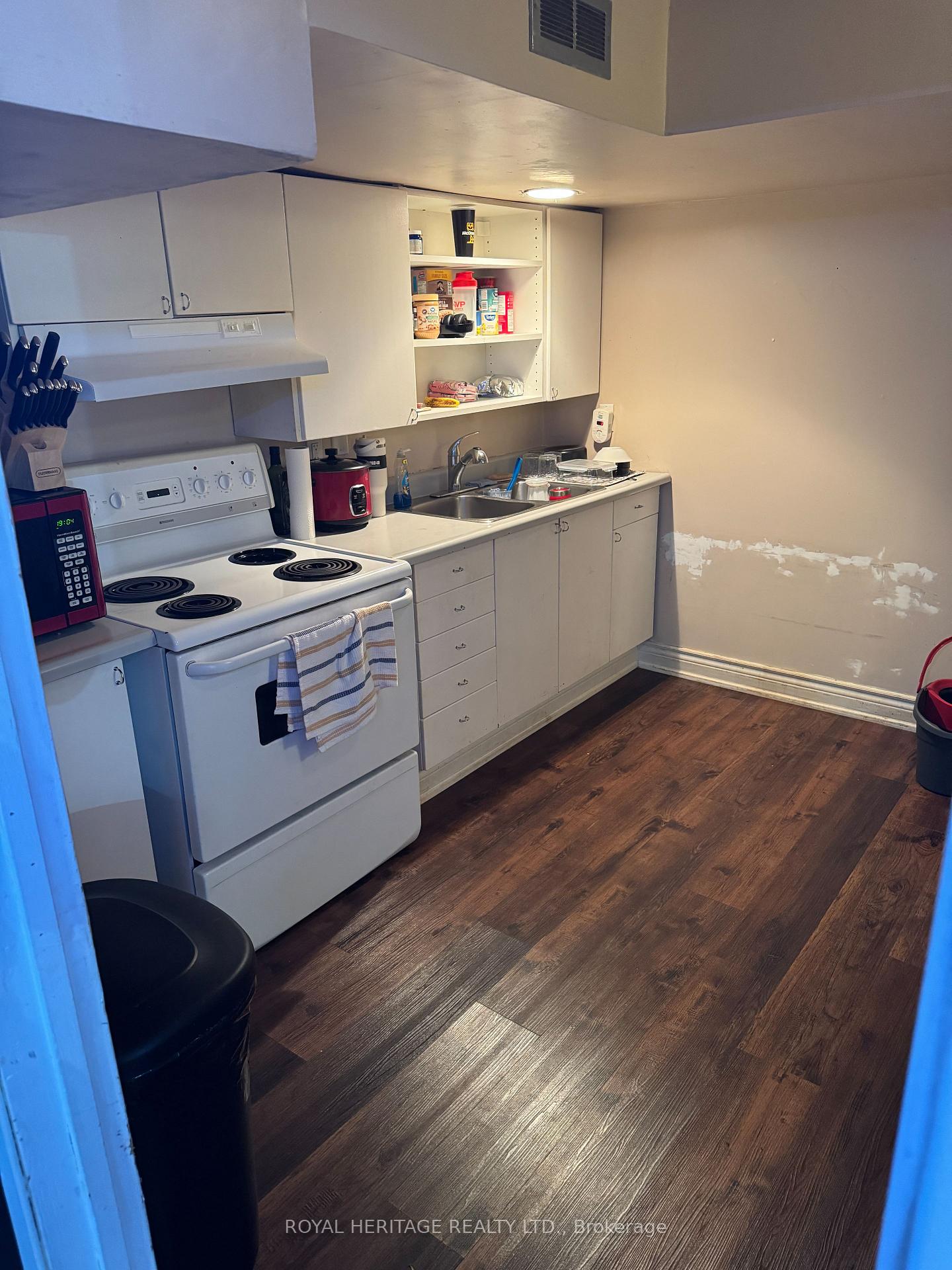 Photo 7 of Unit BSMT, 586 Creekview Circle, Pickering, West Shore — HOMEH