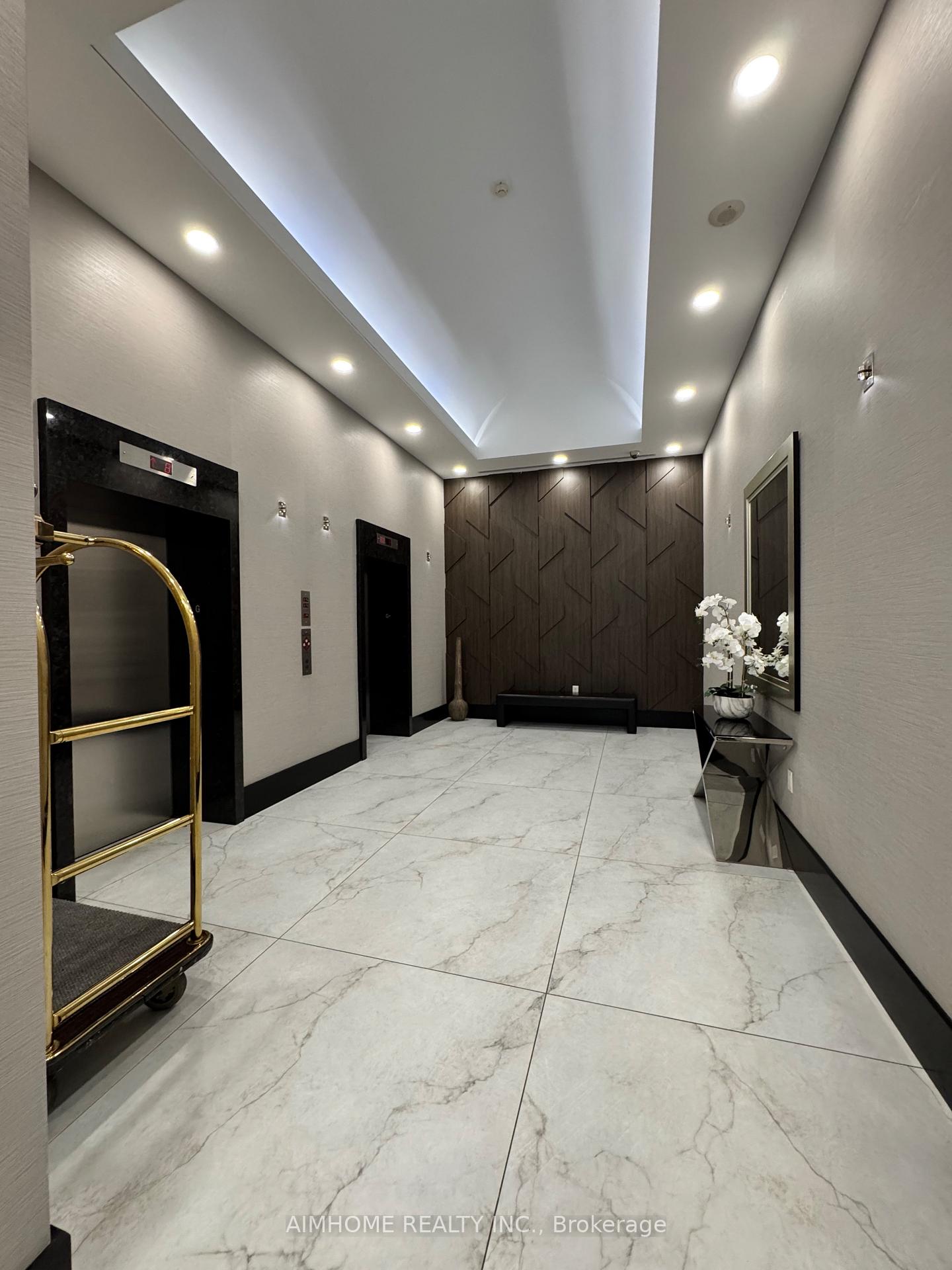 Photo 6 of Unit 1801, 21 Balmuto Street, Toronto, Bay Street Corridor — HOMEH
