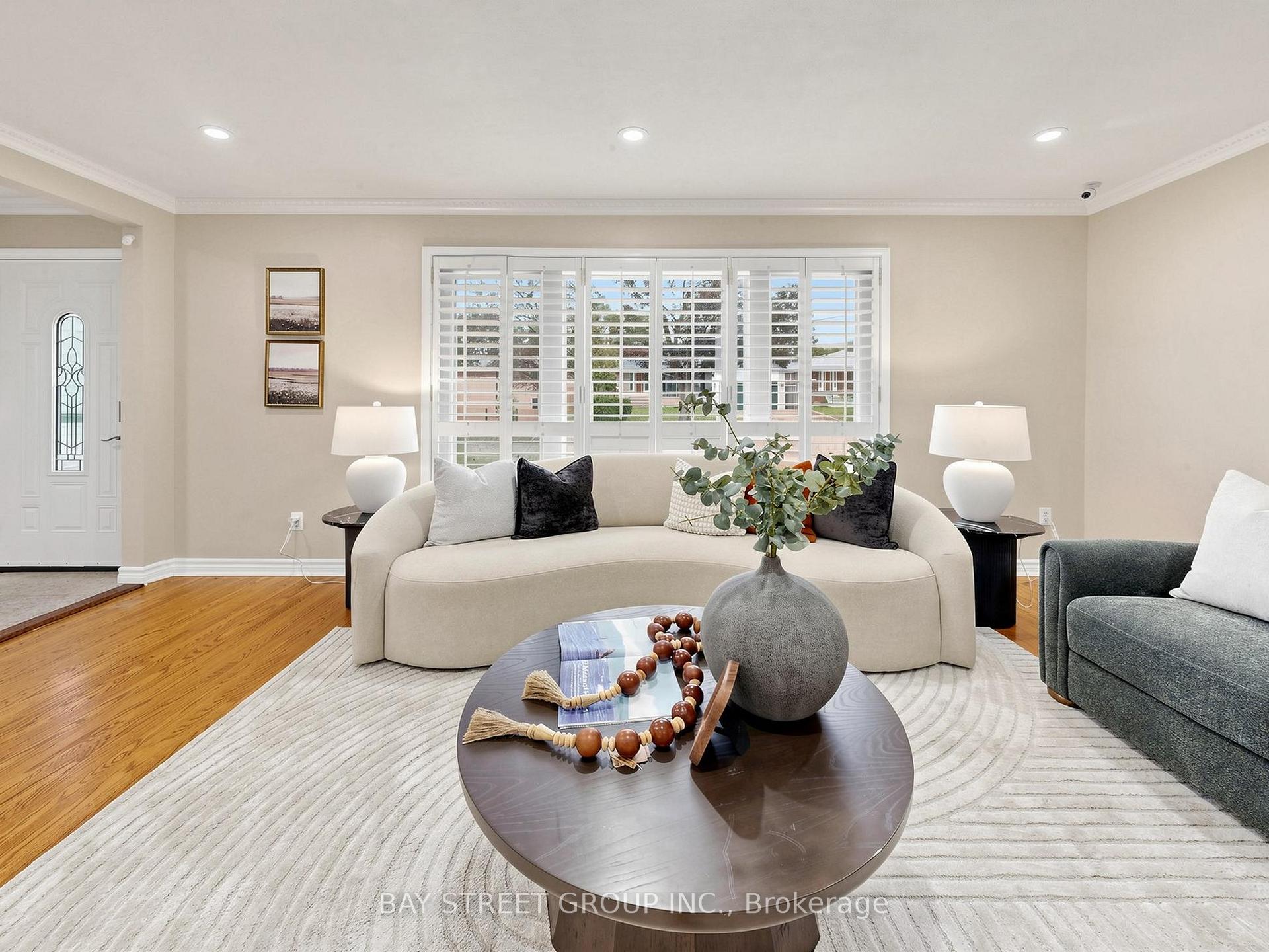 Photo 8 of 1 Lesgay Crescent, North York, Don Valley Village — HOMEH