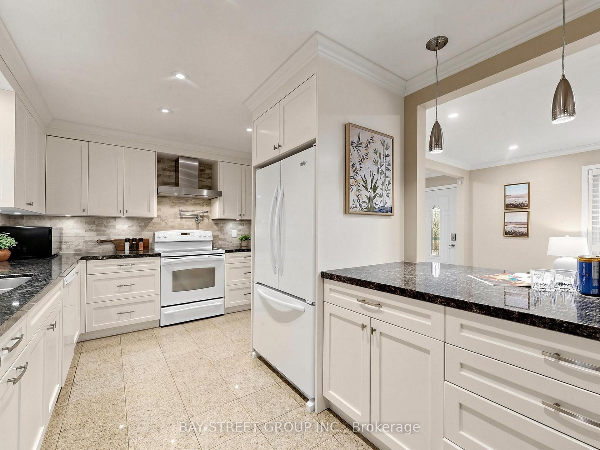 Photo 14 of 1 Lesgay Crescent, North York, Don Valley Village — HOMEH