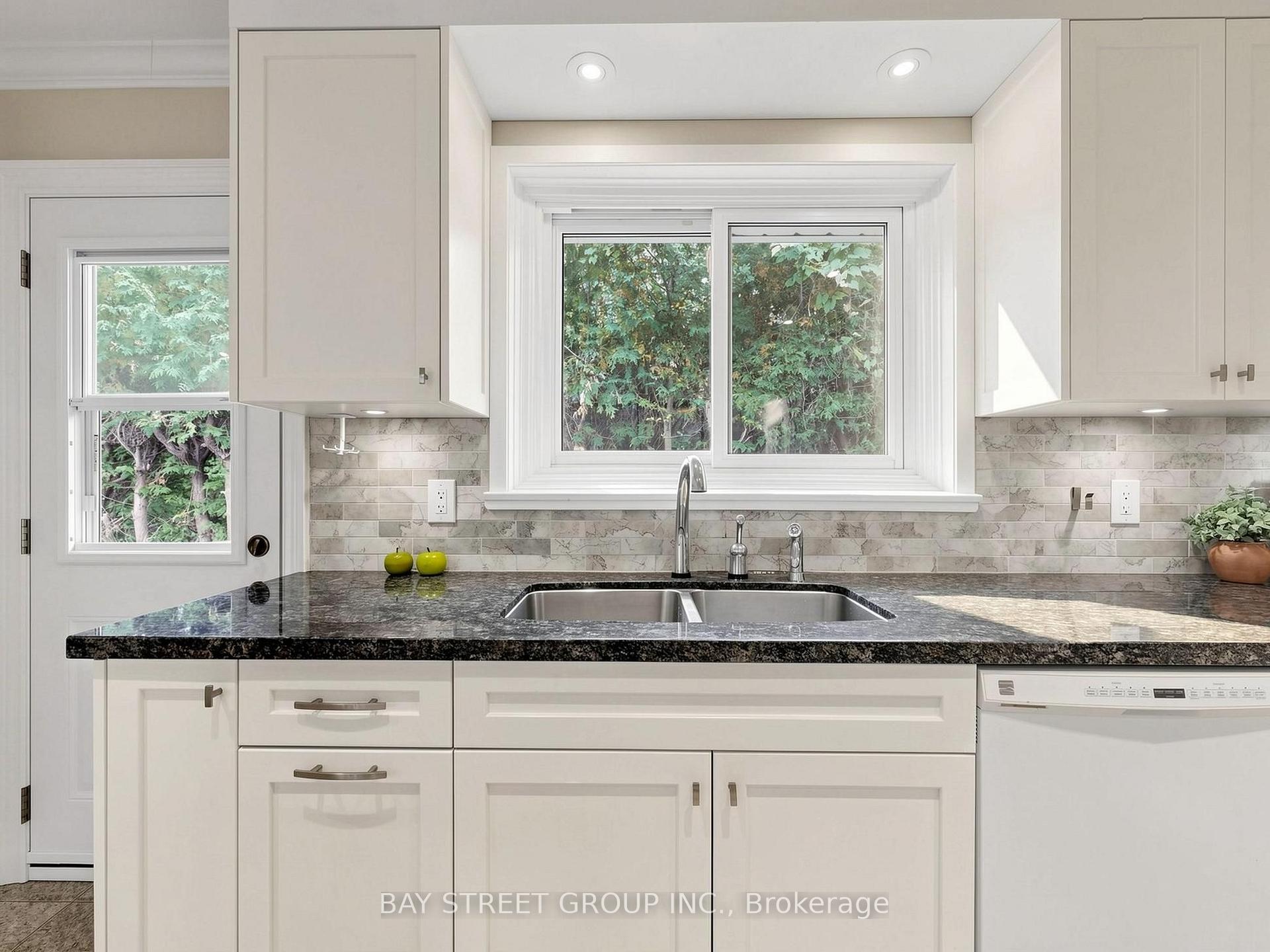 Photo 15 of 1 Lesgay Crescent, North York, Don Valley Village — HOMEH