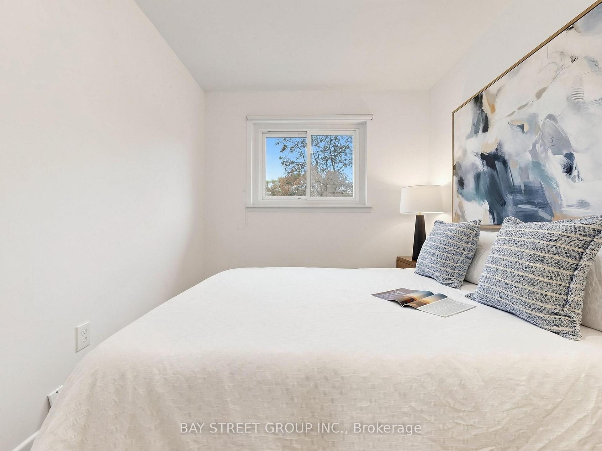 Photo 20 of 1 Lesgay Crescent, North York, Don Valley Village — HOMEH