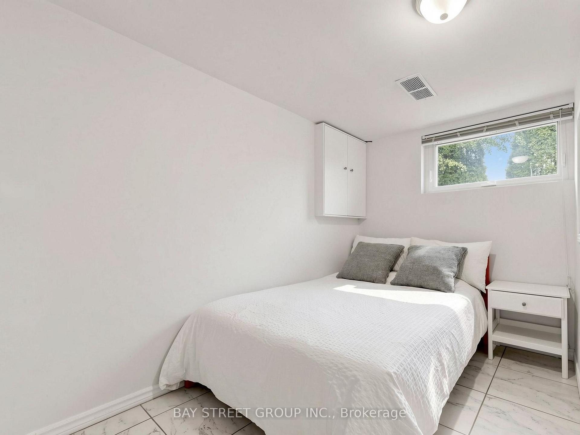 Photo 27 of 1 Lesgay Crescent, North York, Don Valley Village — HOMEH