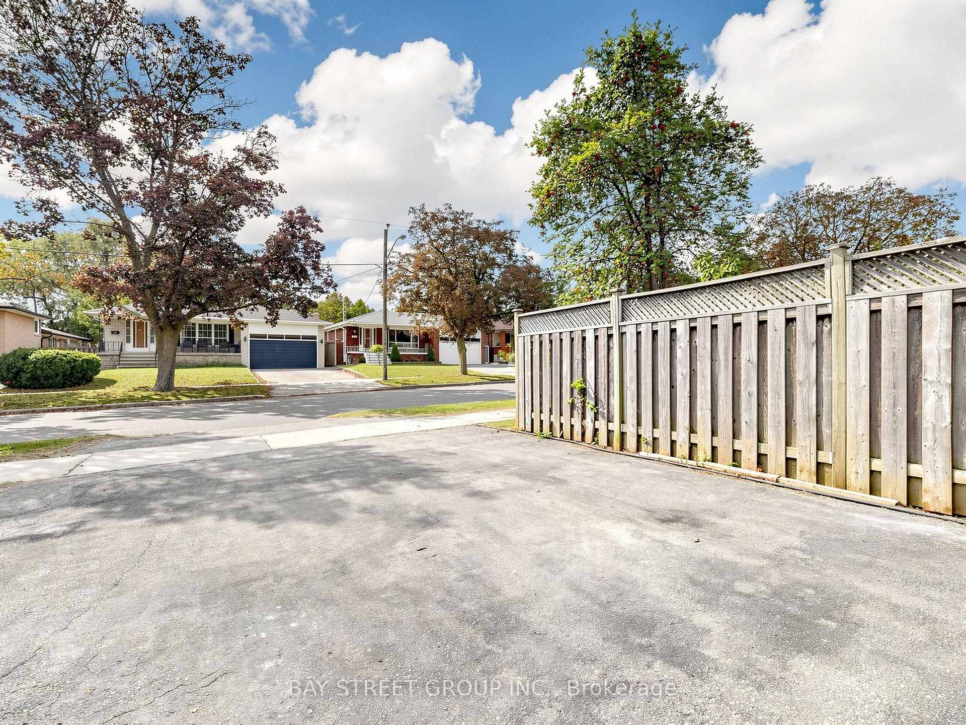 Photo 34 of 1 Lesgay Crescent, North York, Don Valley Village — HOMEH