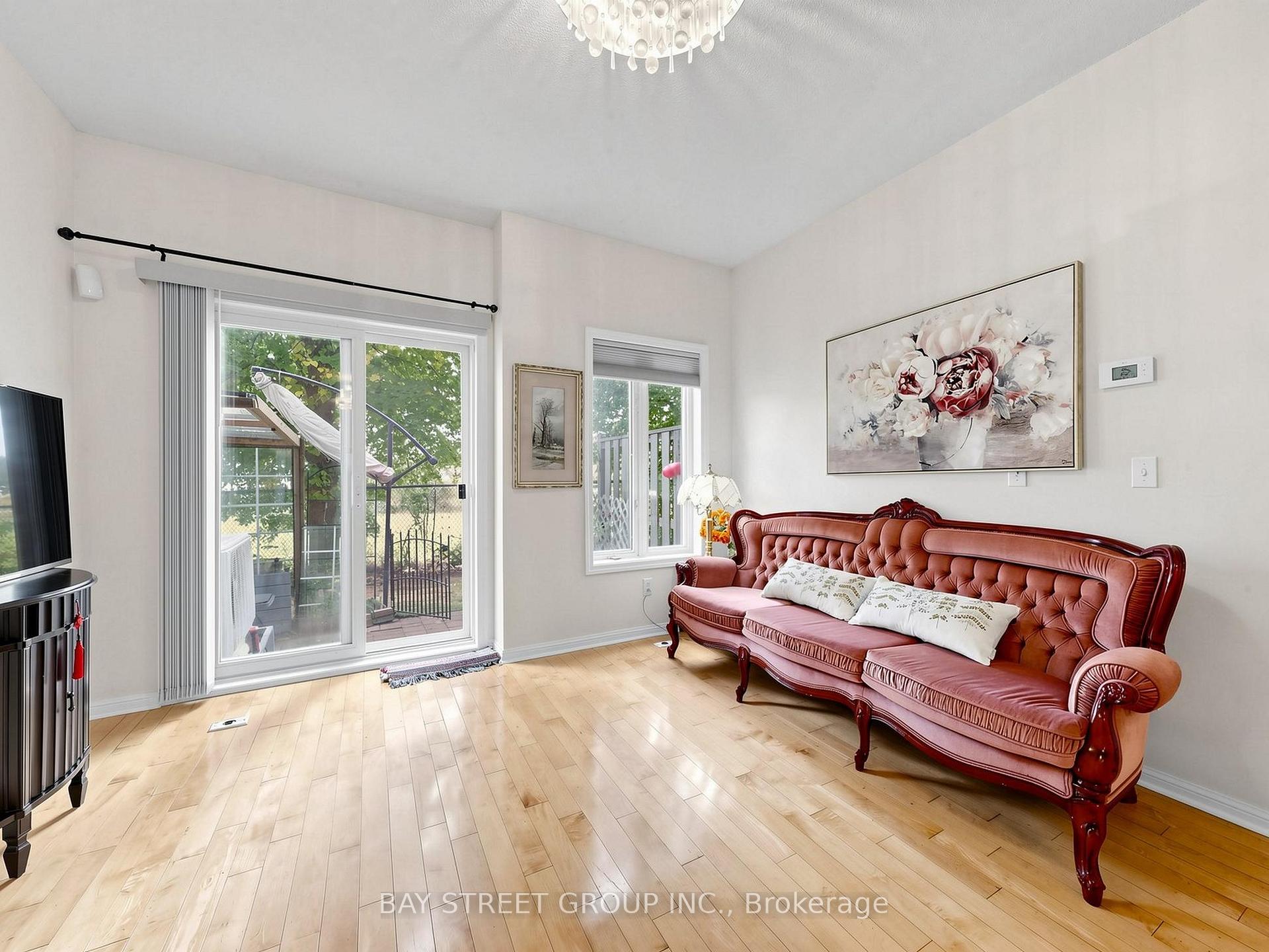 Photo 5 of Unit 2, 4 St Moritz Way, Markham, Unionville — HOMEH