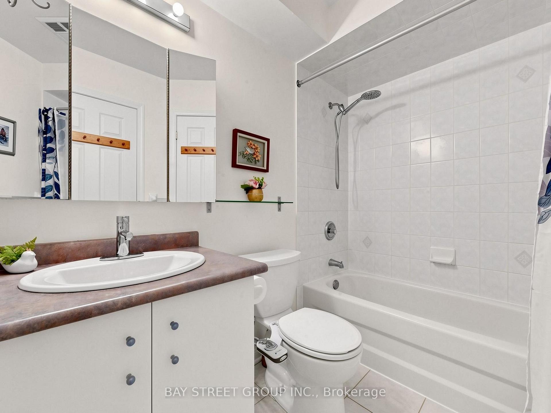 Photo 17 of Unit 2, 4 St Moritz Way, Markham, Unionville — HOMEH