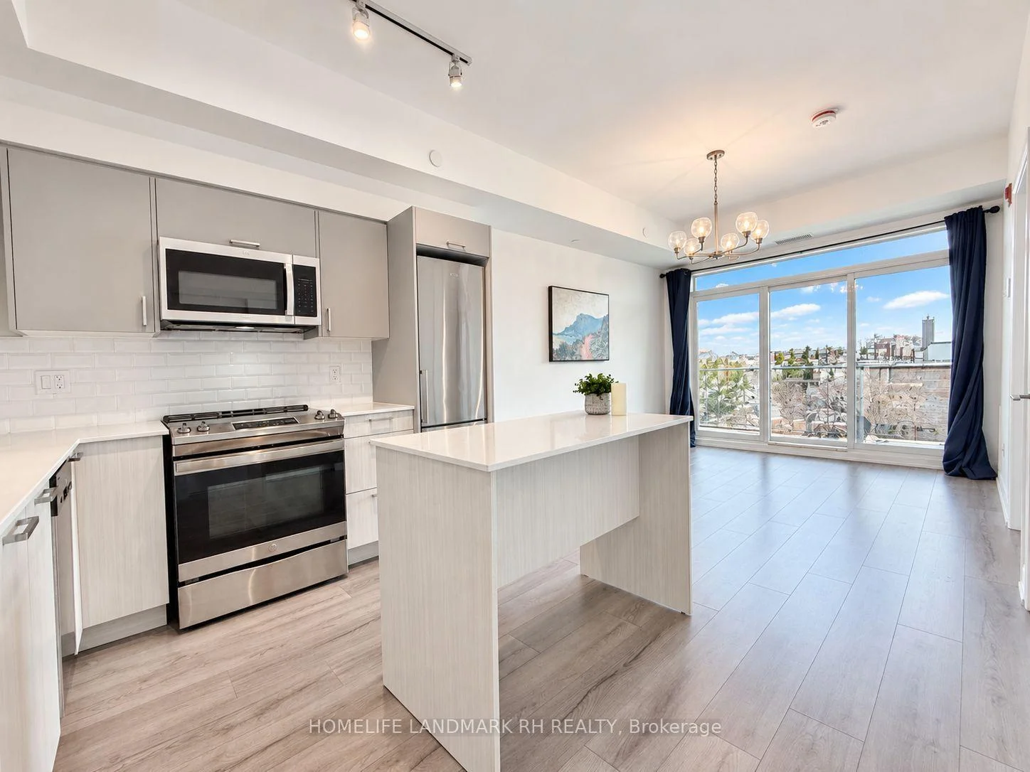 Photo 4 of Unit 512, 385 Osler Street, Toronto, Weston-Pellam Park — HOMEH