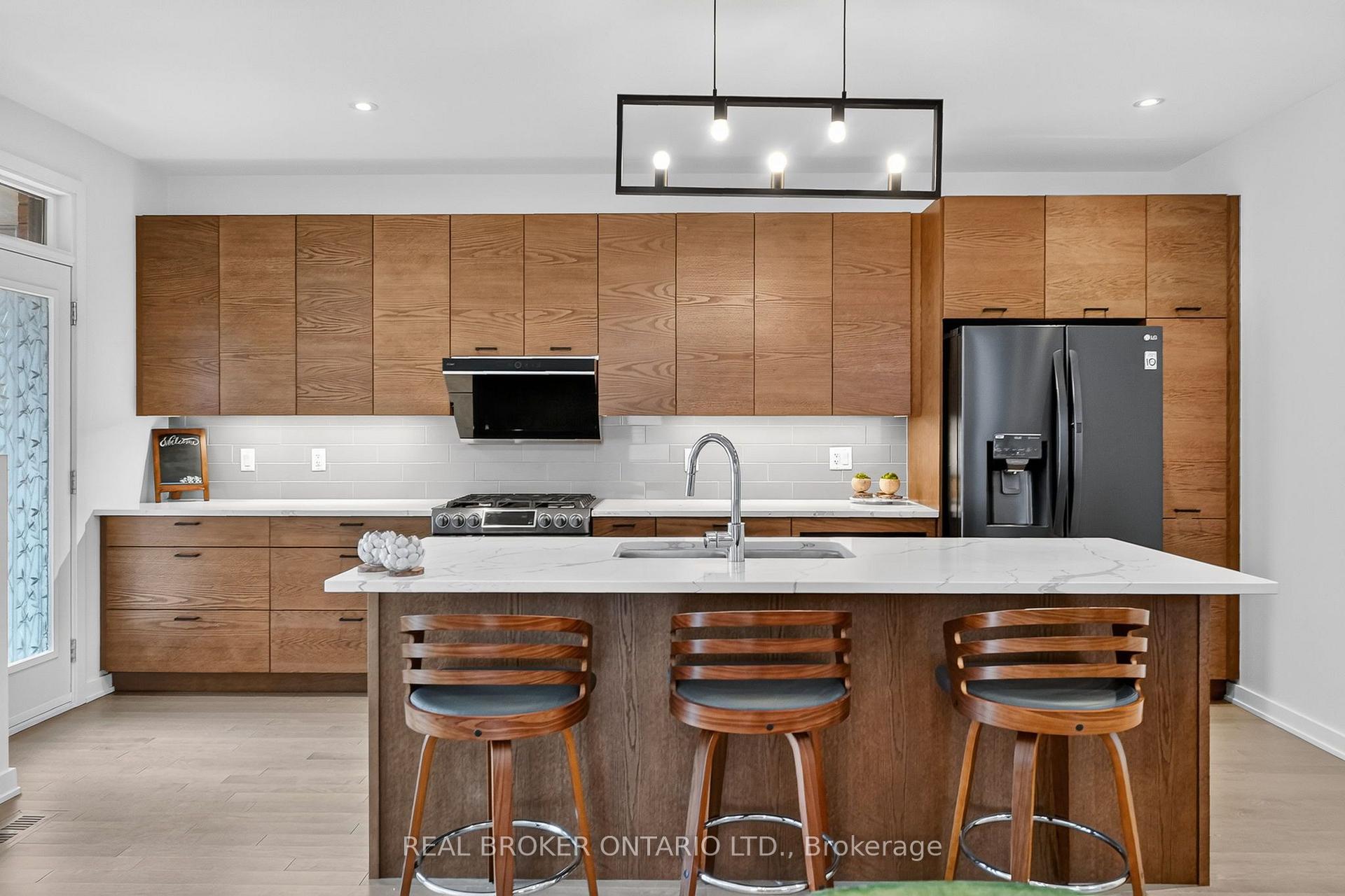 Photo 9 of 1071 Lunar Glow Crescent, Ottawa, Riverside South/Gloucester Glen — HOMEH
