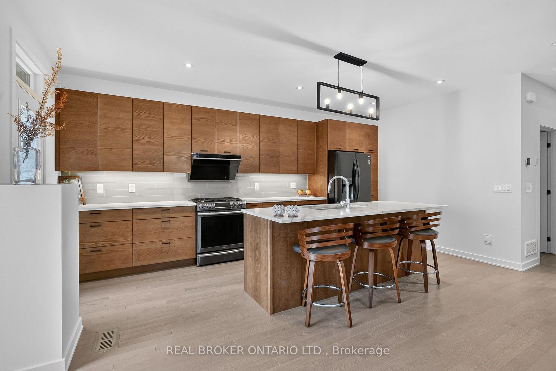 Photo 11 of 1071 Lunar Glow Crescent, Ottawa, Riverside South/Gloucester Glen — HOMEH