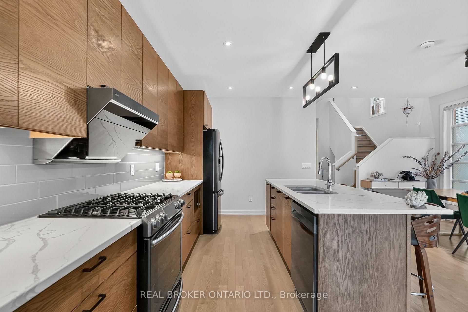 Photo 14 of 1071 Lunar Glow Crescent, Ottawa, Riverside South/Gloucester Glen — HOMEH