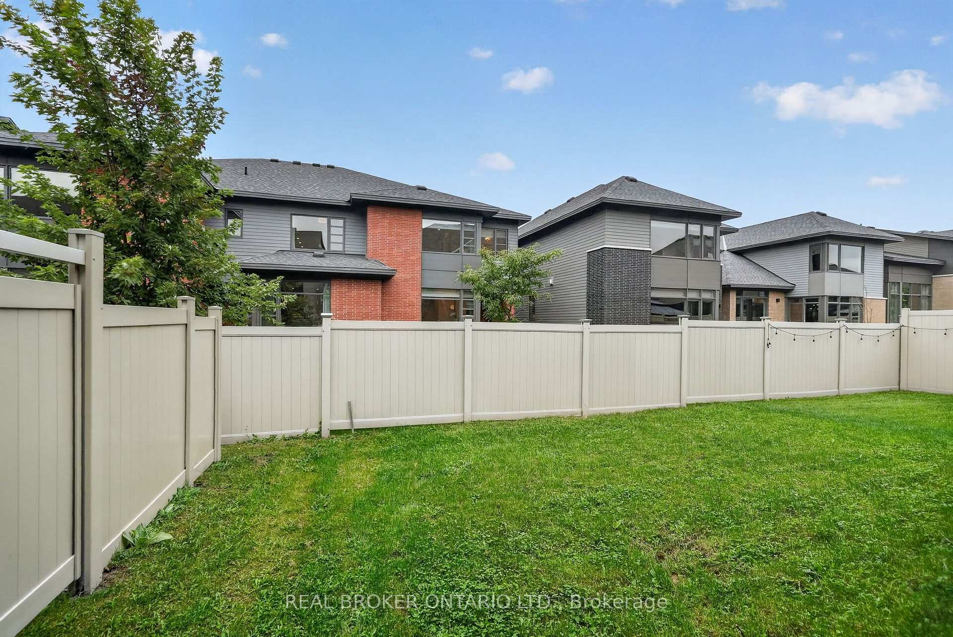 Photo 48 of 1071 Lunar Glow Crescent, Ottawa, Riverside South/Gloucester Glen — HOMEH