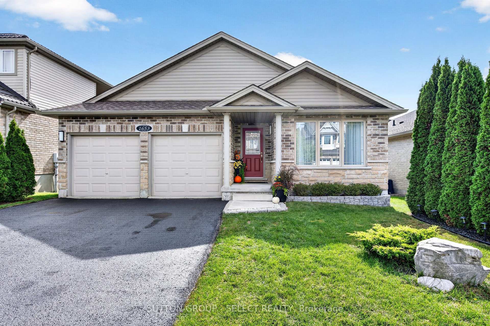Photo of 1653 Cedarcreek Crescent