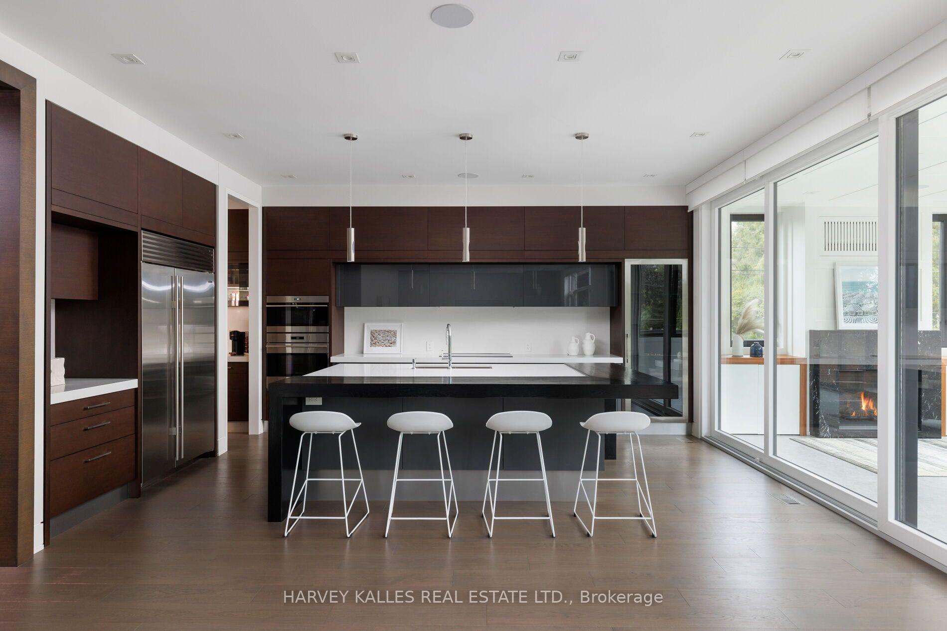 Photo 10 of 16 Graystone Gardens, Etobicoke, Islington-City Centre West — HOMEH