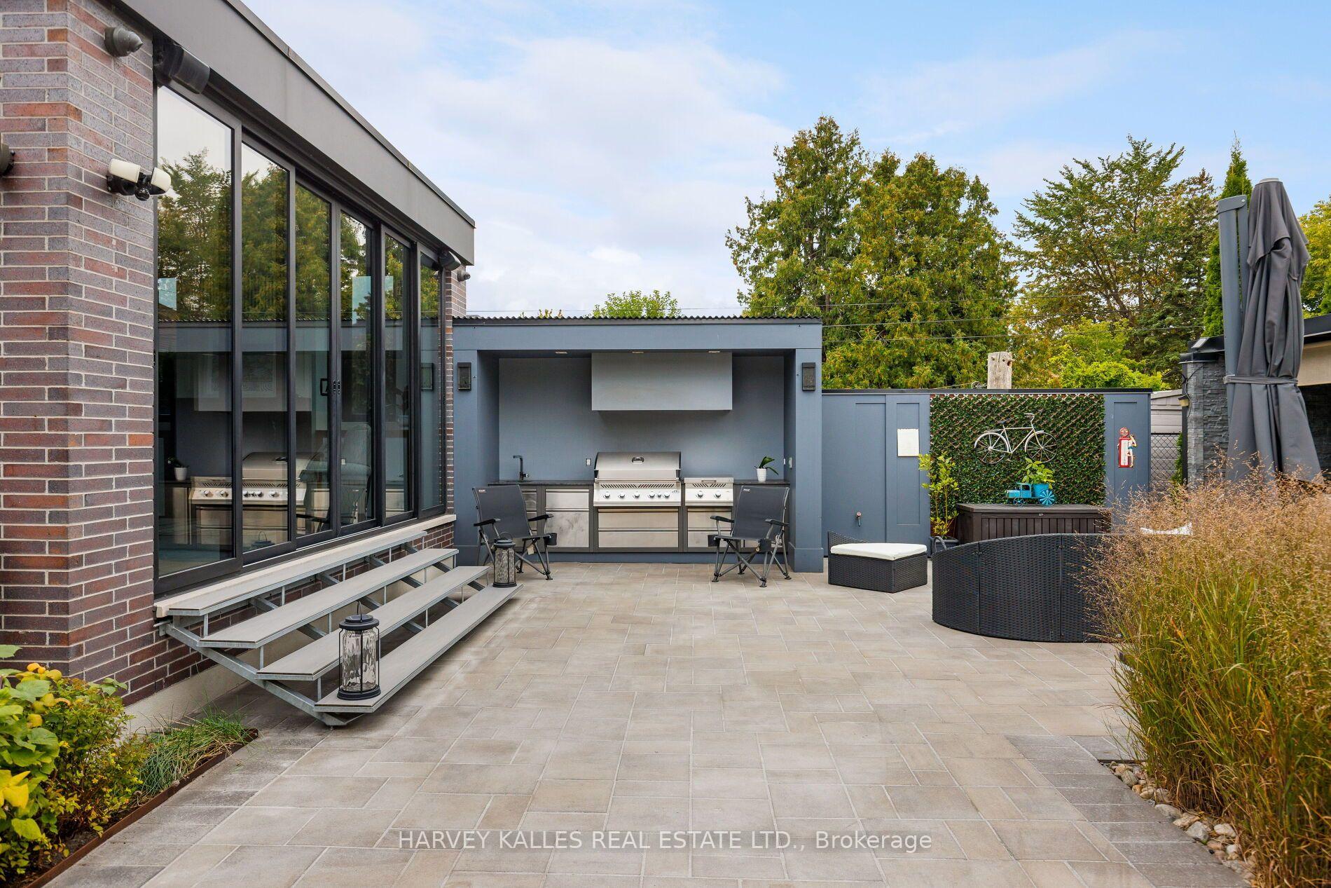 Photo 20 of 16 Graystone Gardens, Etobicoke, Islington-City Centre West — HOMEH