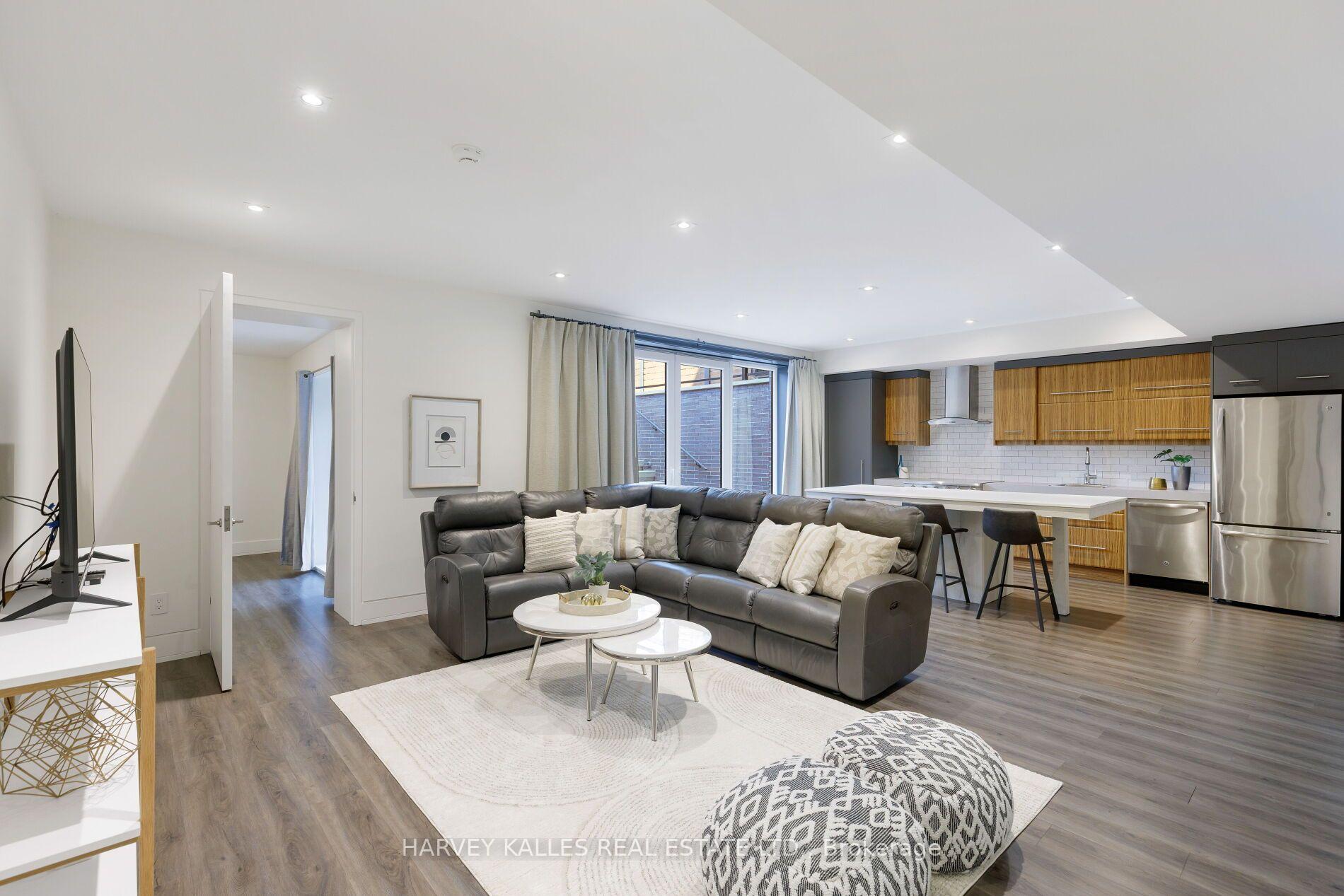 Photo 35 of 16 Graystone Gardens, Etobicoke, Islington-City Centre West — HOMEH