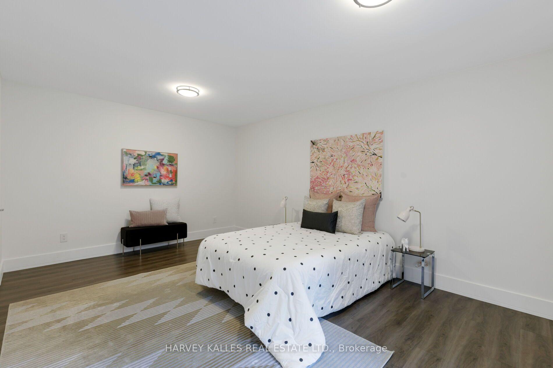Photo 37 of 16 Graystone Gardens, Etobicoke, Islington-City Centre West — HOMEH