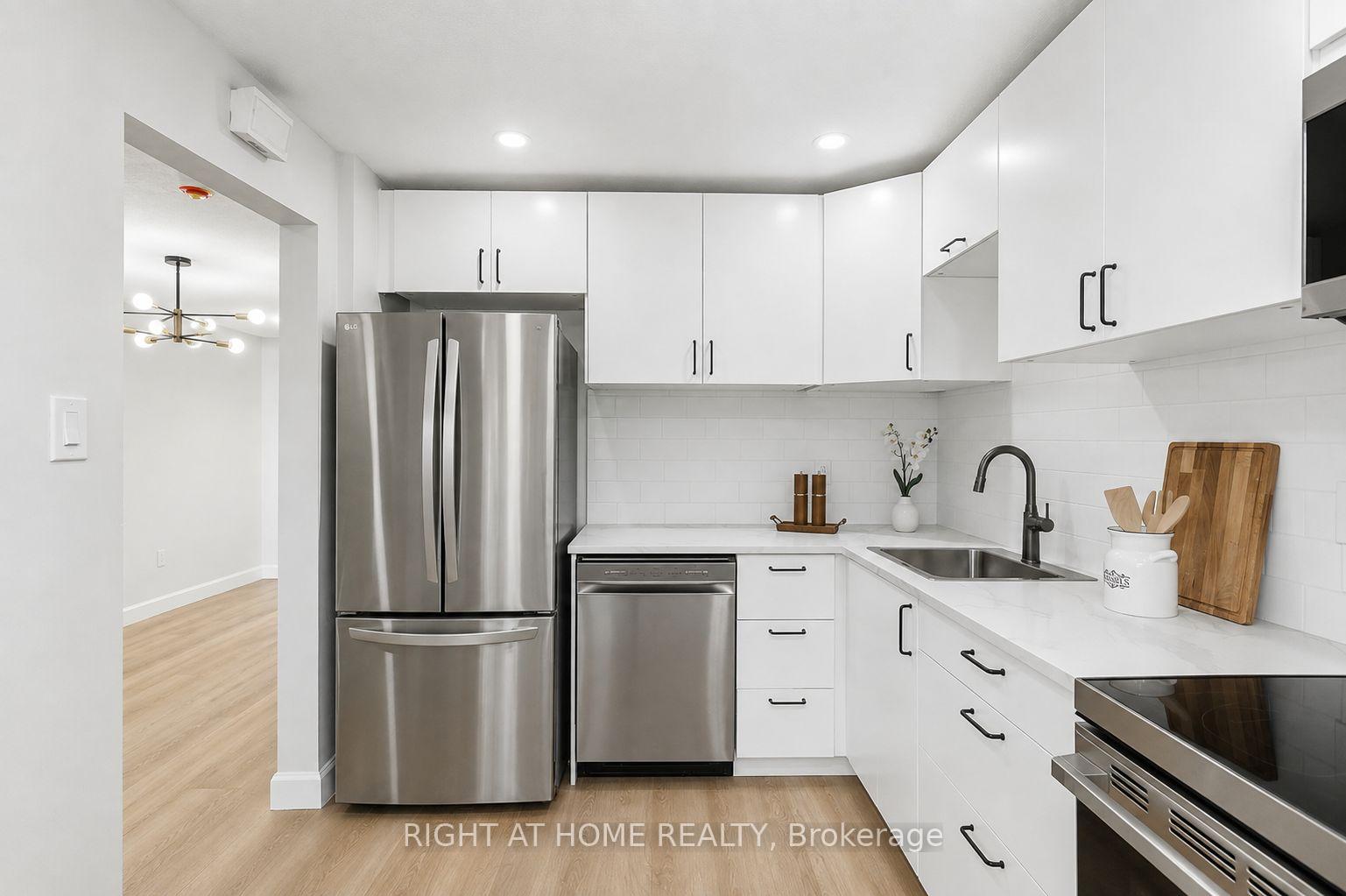 Photo 5 of Unit 3, 7874 Jeanne D'arc Boulevard, Ottawa, Convent Glen North — HOMEH