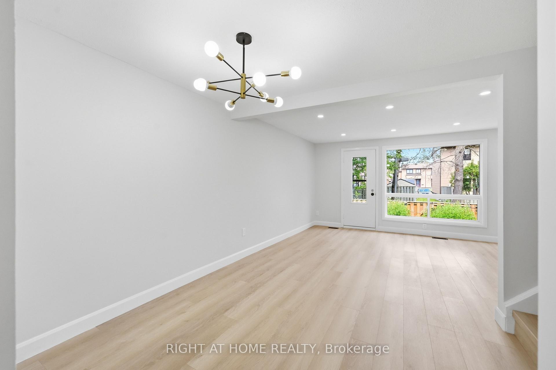 Photo 7 of Unit 3, 7874 Jeanne D'arc Boulevard, Ottawa, Convent Glen North — HOMEH