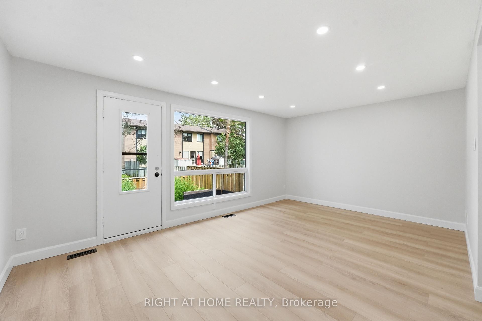Photo 8 of Unit 3, 7874 Jeanne D'arc Boulevard, Ottawa, Convent Glen North — HOMEH