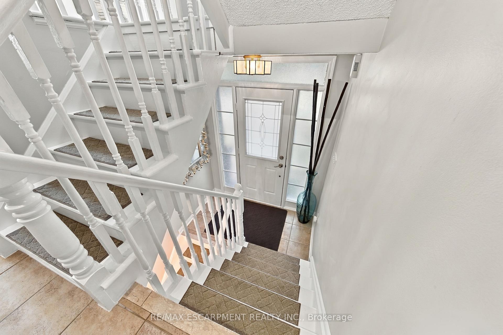 Photo 4 of 2239 Prescott Place, Burlington, Orchard — HOMEH