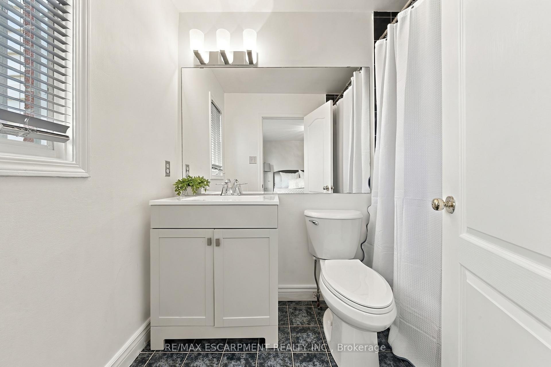 Photo 20 of 2239 Prescott Place, Burlington, Orchard — HOMEH