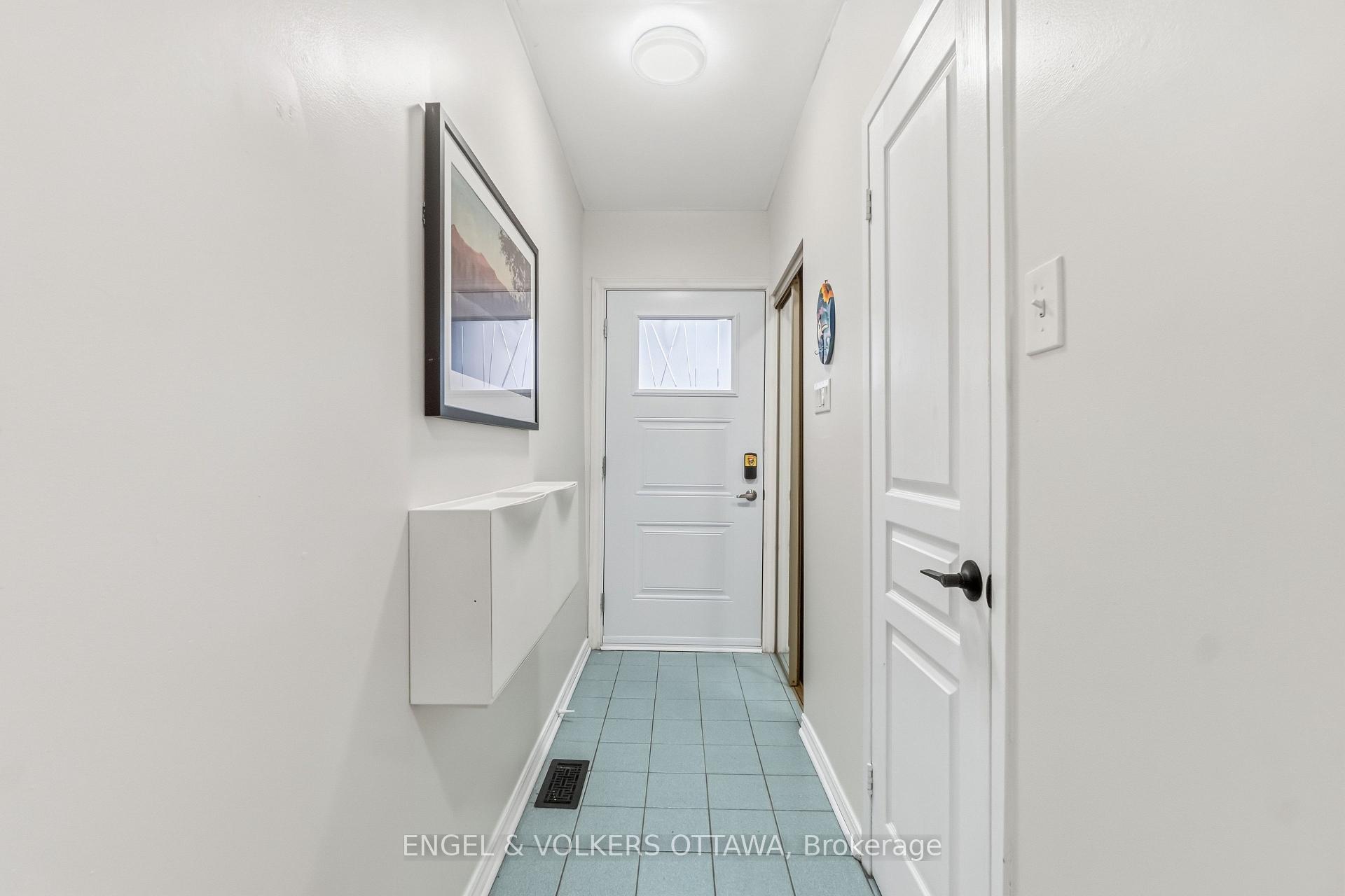 Photo 3 of Unit 18, 2 Bertona Street, Ottawa, Manordale — HOMEH