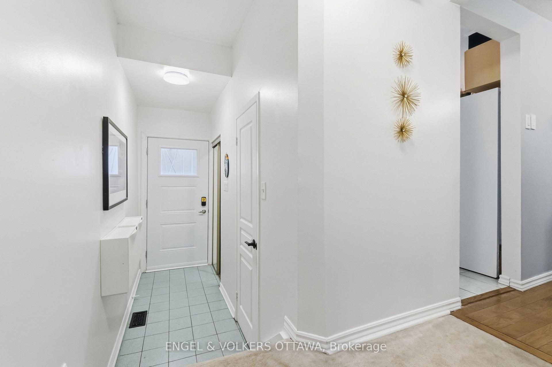 Photo 6 of Unit 18, 2 Bertona Street, Ottawa, Manordale — HOMEH