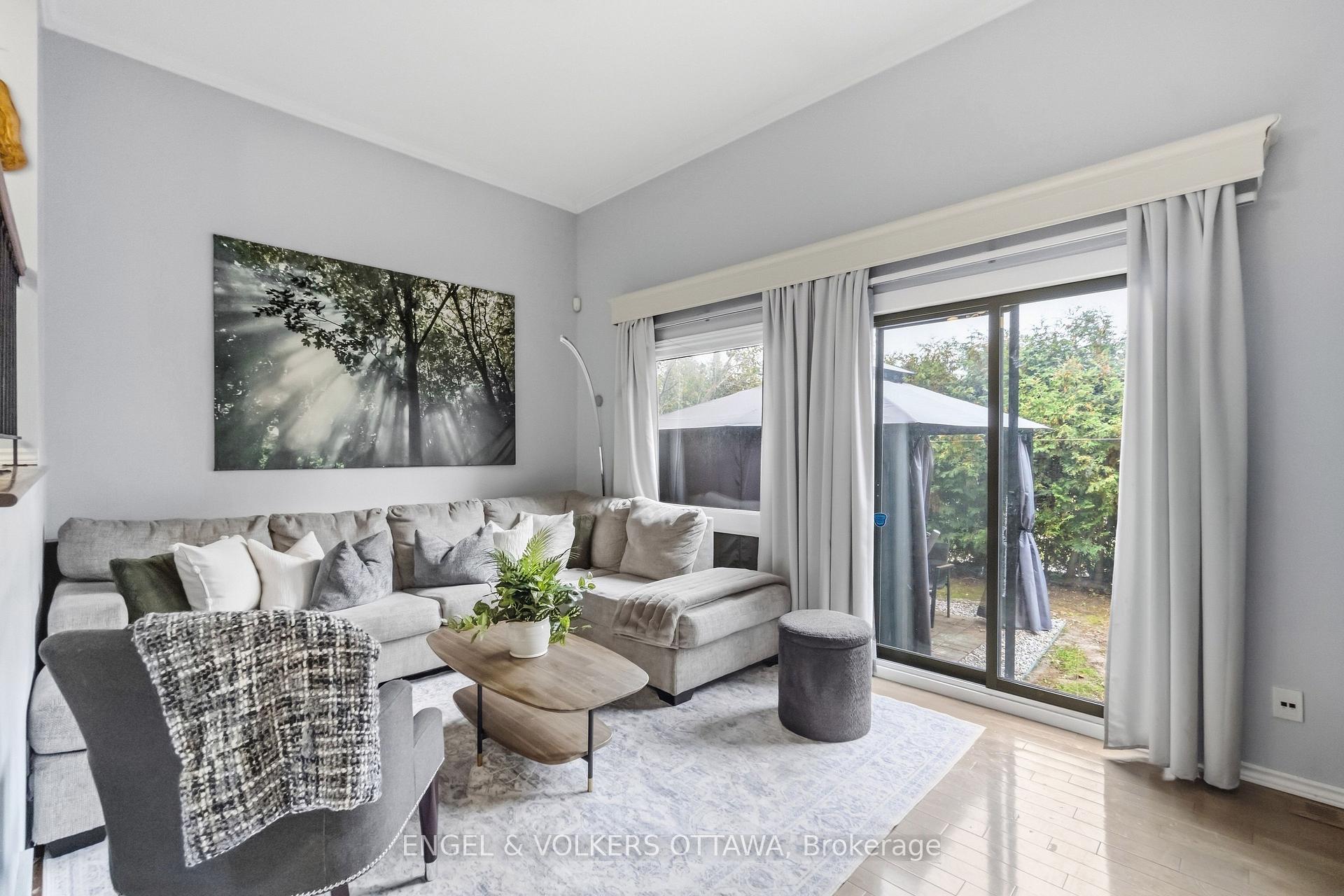 Photo 9 of Unit 18, 2 Bertona Street, Ottawa, Manordale — HOMEH