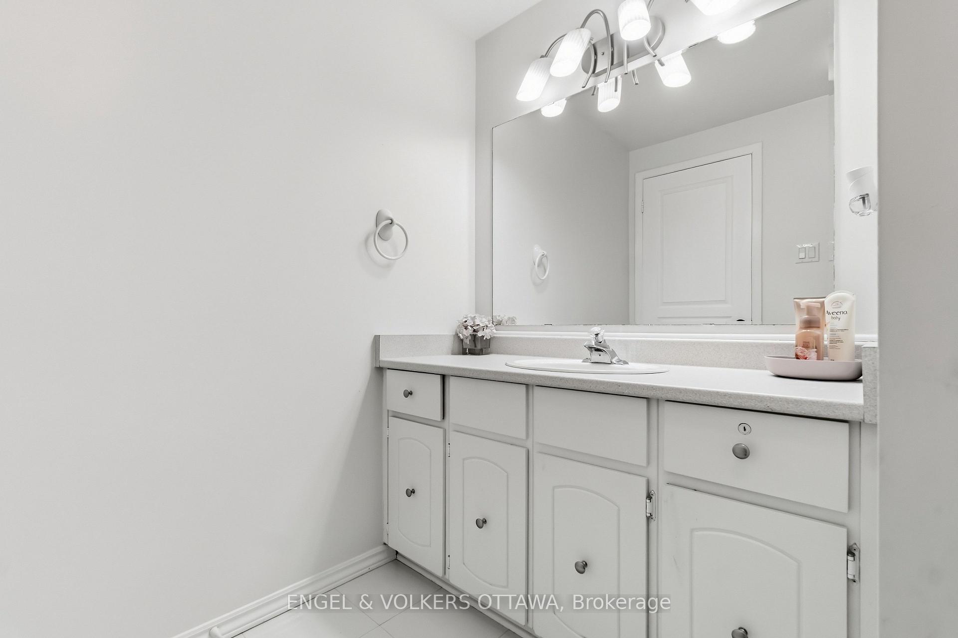Photo 33 of Unit 18, 2 Bertona Street, Ottawa, Manordale — HOMEH
