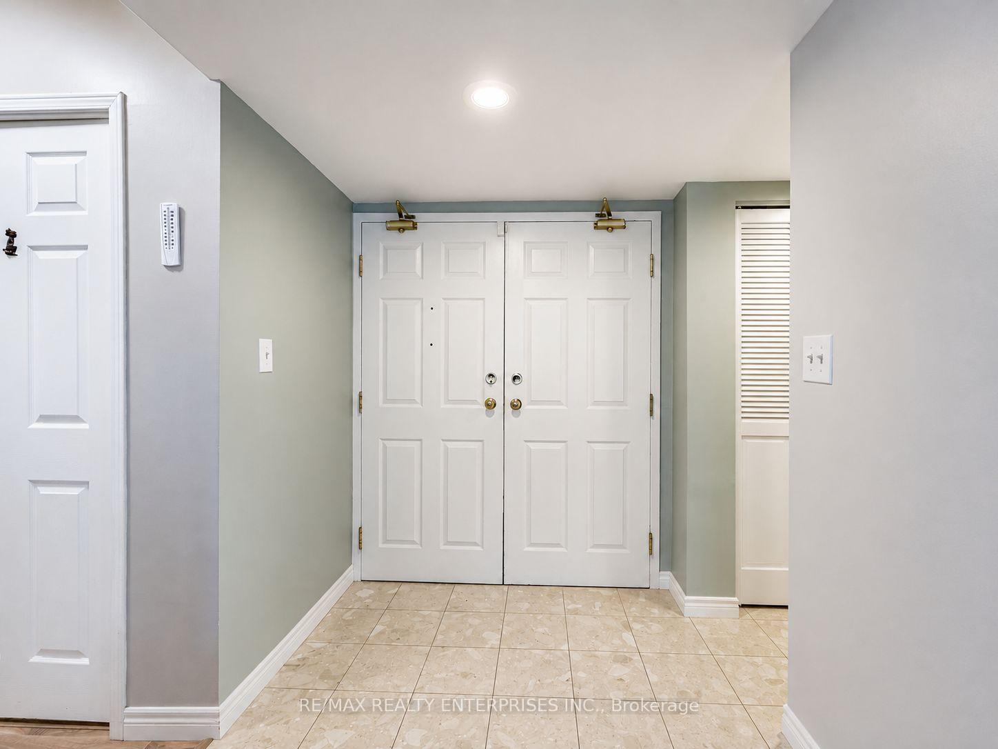 Photo 2 of Unit 105, 3267 King Street E, Kitchener, Chicopee/Freeport — HOMEH