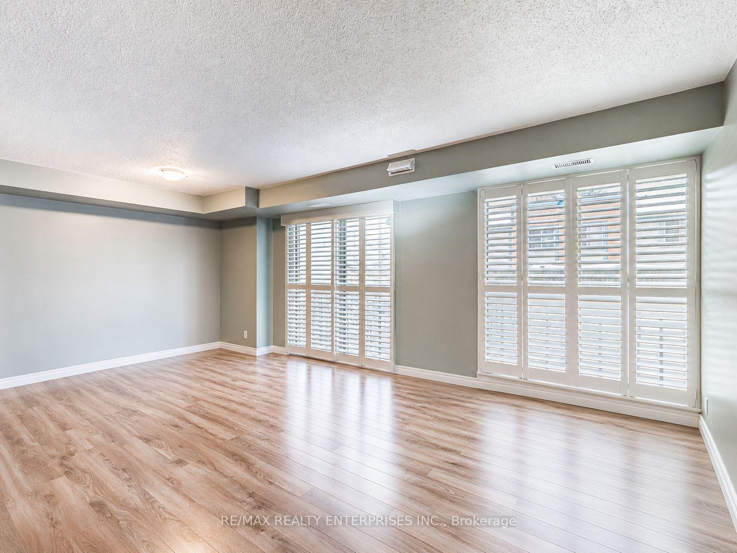 Photo 4 of Unit 105, 3267 King Street E, Kitchener, Chicopee/Freeport — HOMEH