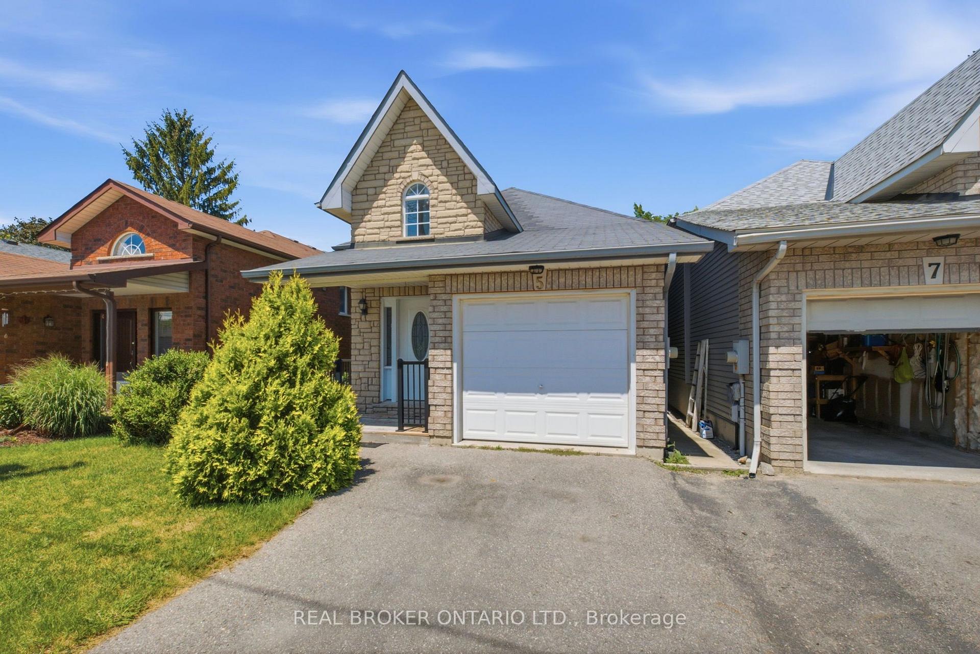Photo 2 of 5 John Harvey Street, Uxbridge, Rural Uxbridge — HOMEH