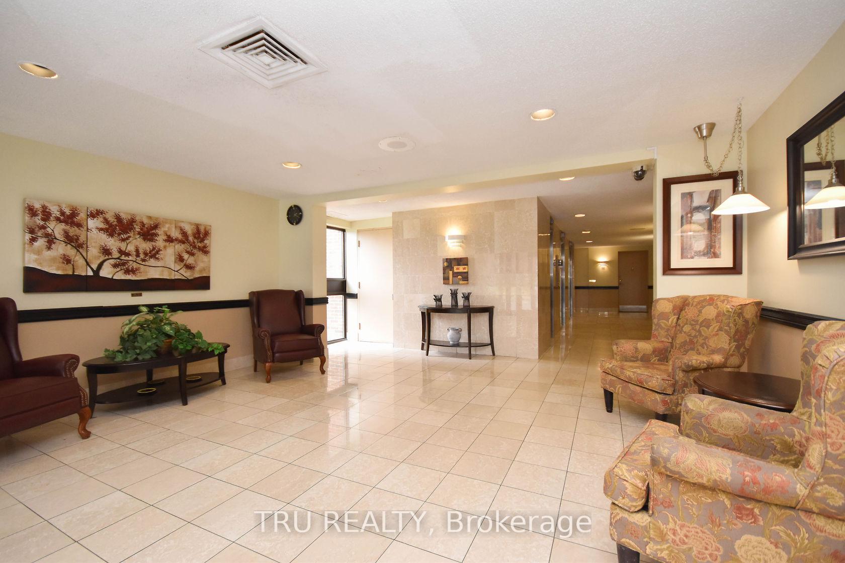 Photo 4 of Unit 807, 1505 Baseline Road, Ottawa, Copeland Park — HOMEH