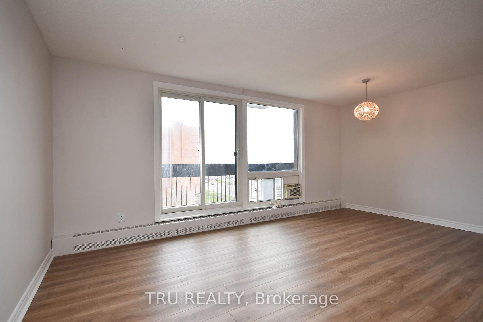 Photo 8 of Unit 807, 1505 Baseline Road, Ottawa, Copeland Park — HOMEH