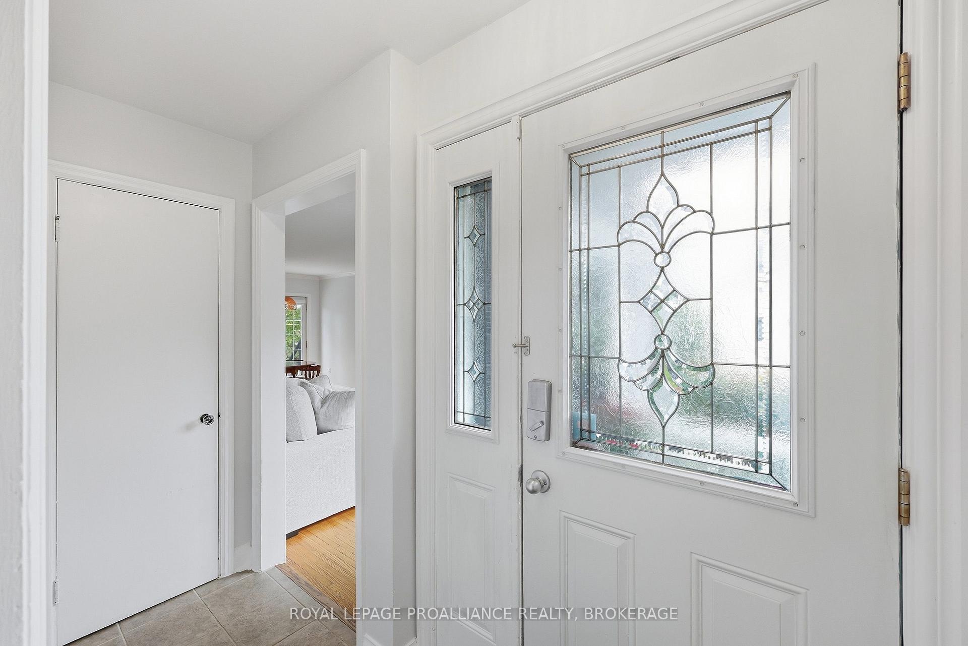 Photo 5 of 151 Hawthorne Avenue, Kingston, West of Sir John A. Blvd — HOMEH