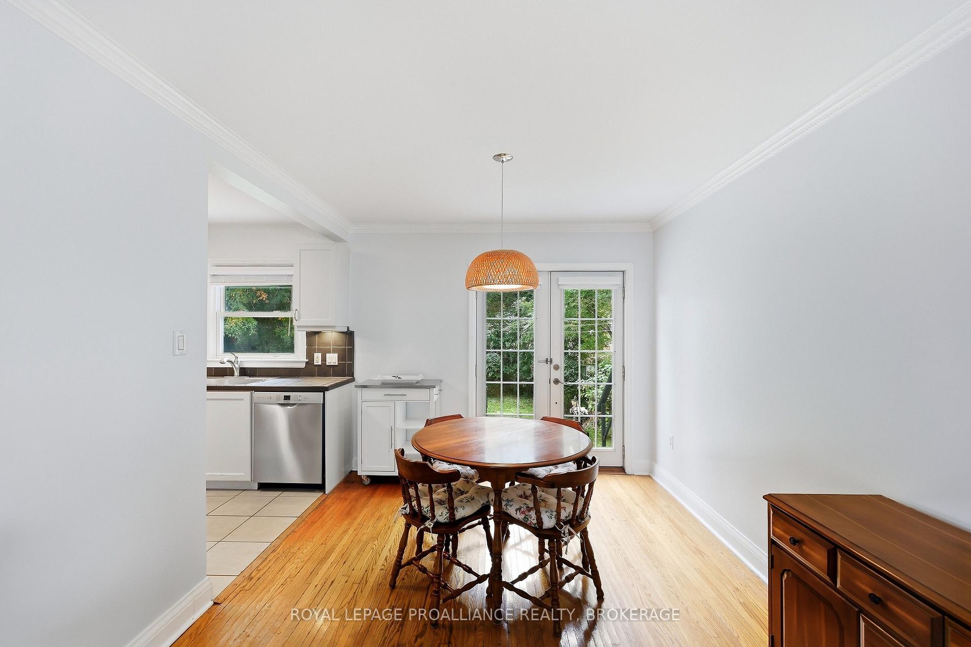 Photo 8 of 151 Hawthorne Avenue, Kingston, West of Sir John A. Blvd — HOMEH