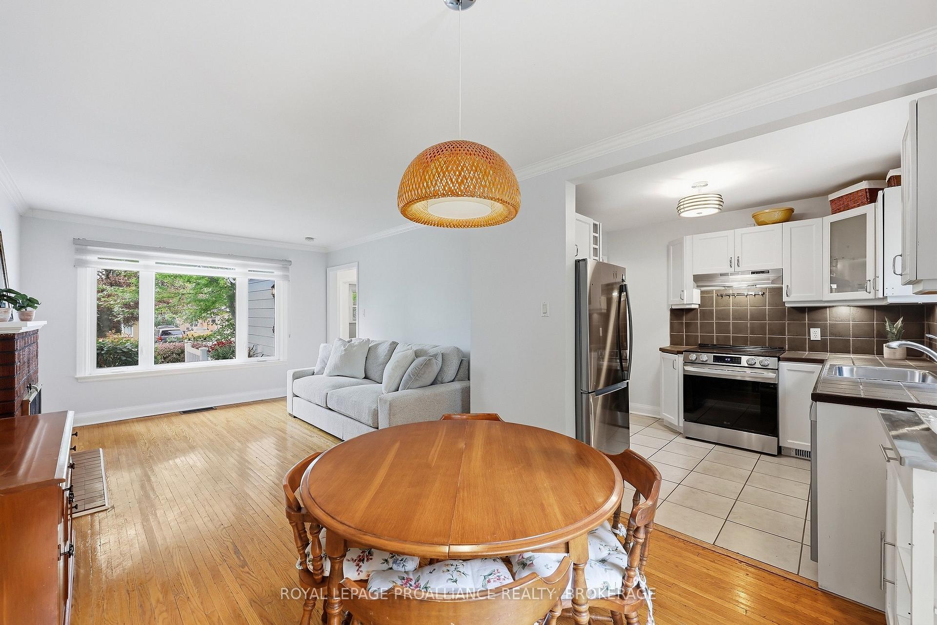 Photo 9 of 151 Hawthorne Avenue, Kingston, West of Sir John A. Blvd — HOMEH