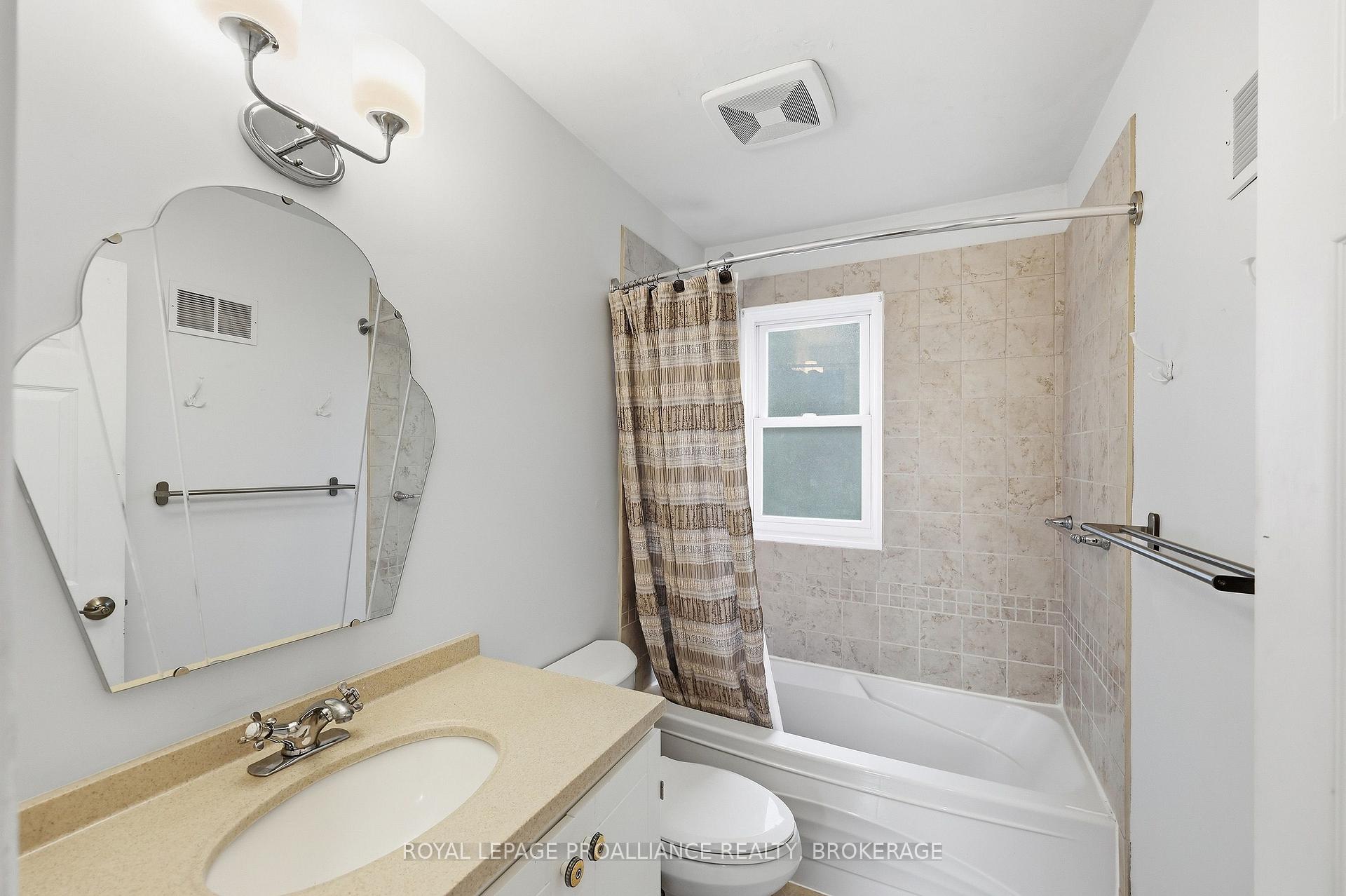 Photo 25 of 151 Hawthorne Avenue, Kingston, West of Sir John A. Blvd — HOMEH