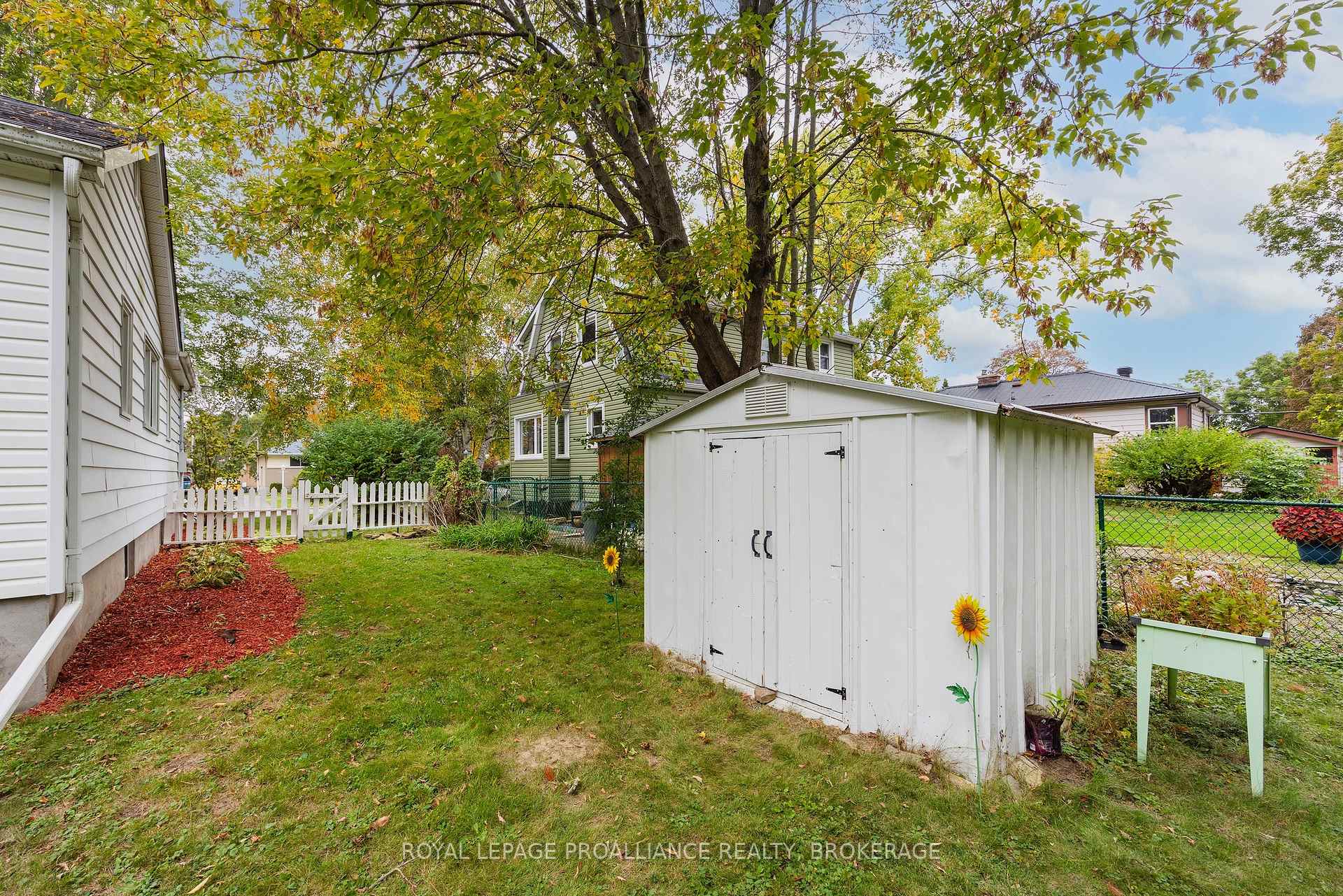 Photo 33 of 151 Hawthorne Avenue, Kingston, West of Sir John A. Blvd — HOMEH