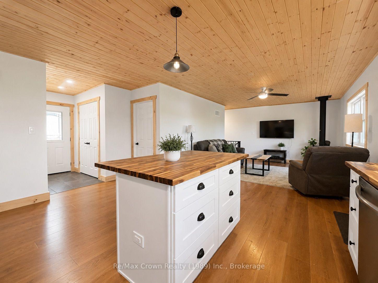 Photo 10 of 771 Limberlost Point Road, Parry Sound Remote Area, Restoule — HOMEH