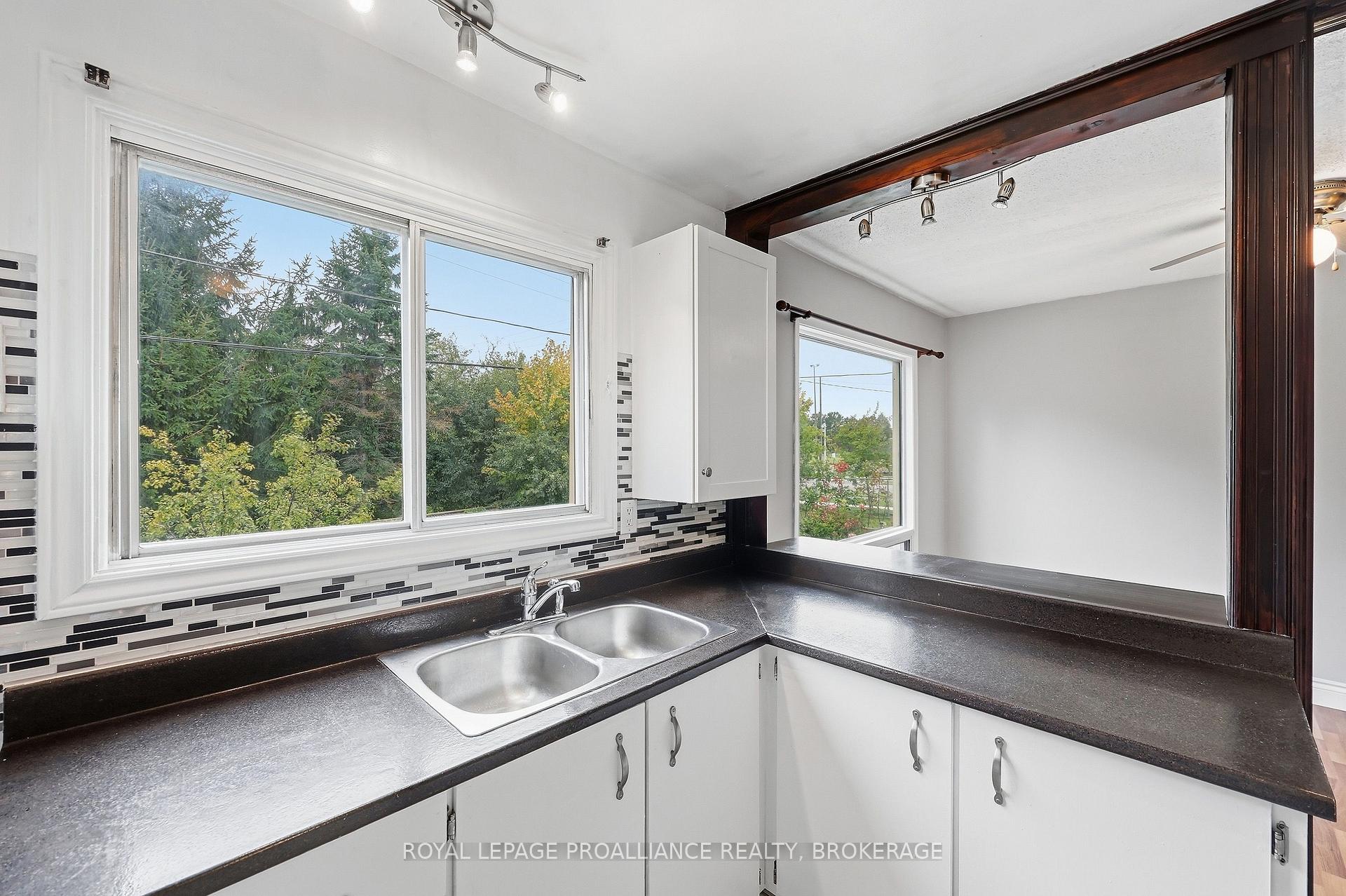 Photo 13 of Unit 61, 973 Oakview Avenue, Kingston, South of Taylor-Kidd Blvd — HOMEH