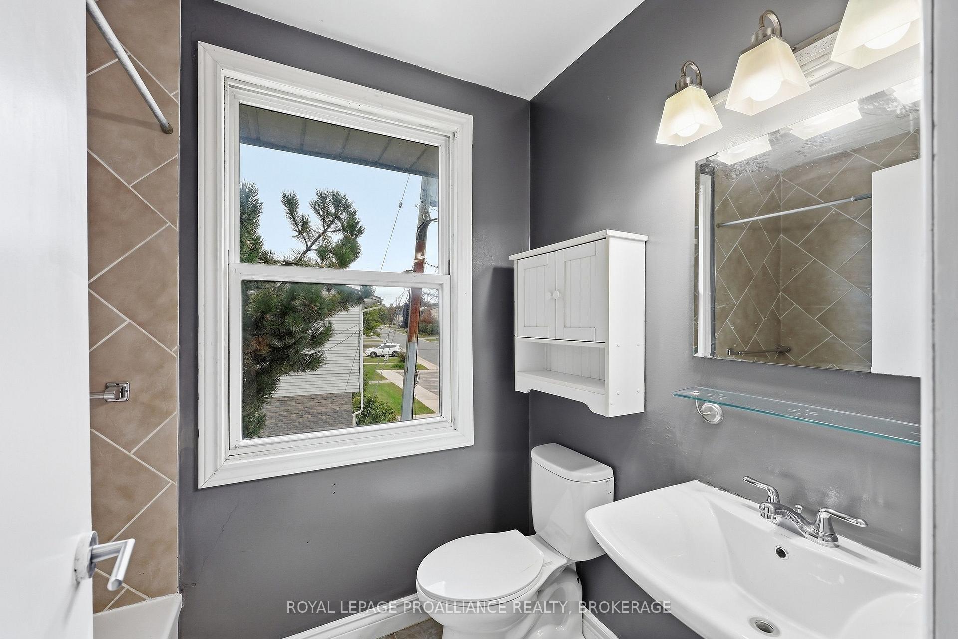 Photo 21 of Unit 61, 973 Oakview Avenue, Kingston, South of Taylor-Kidd Blvd — HOMEH