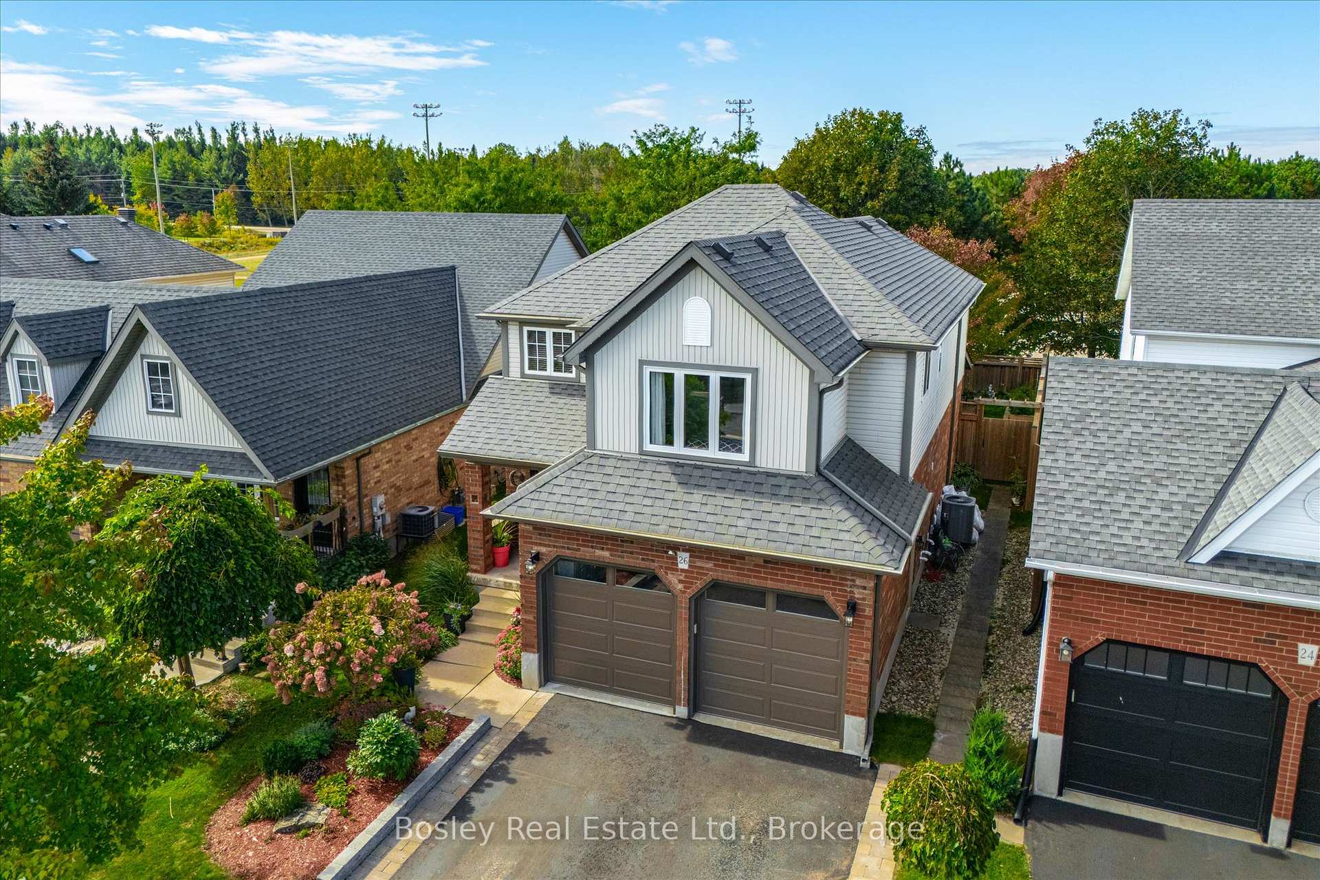 Photo 4 of 26 Glengarry Road, Orangeville — HOMEH