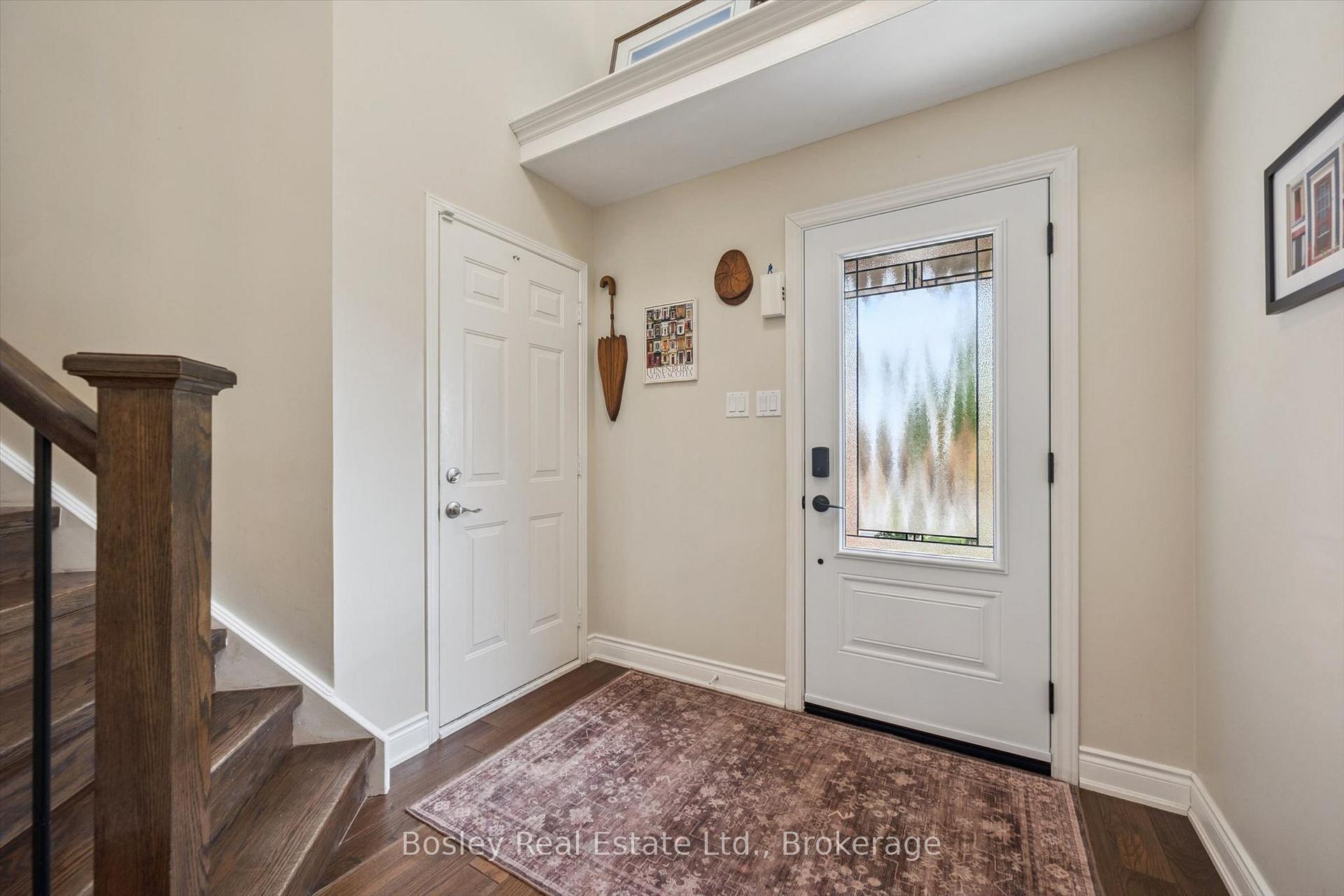 Photo 5 of 26 Glengarry Road, Orangeville — HOMEH